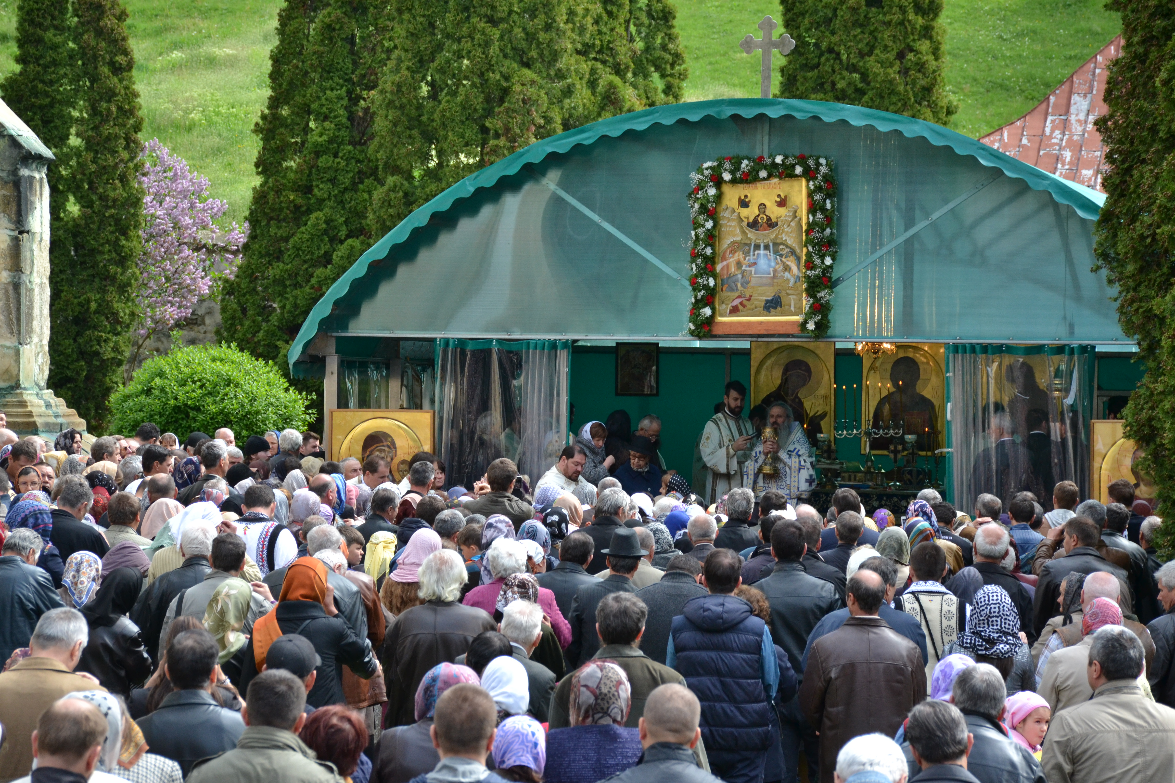 „Oamenii au fost încredințați Maicii Domnului de Hristos atunci când El era pe cruce” „Oamenii au fost încredințați Maicii Domnului de Hristos atunci când El era pe cruce”