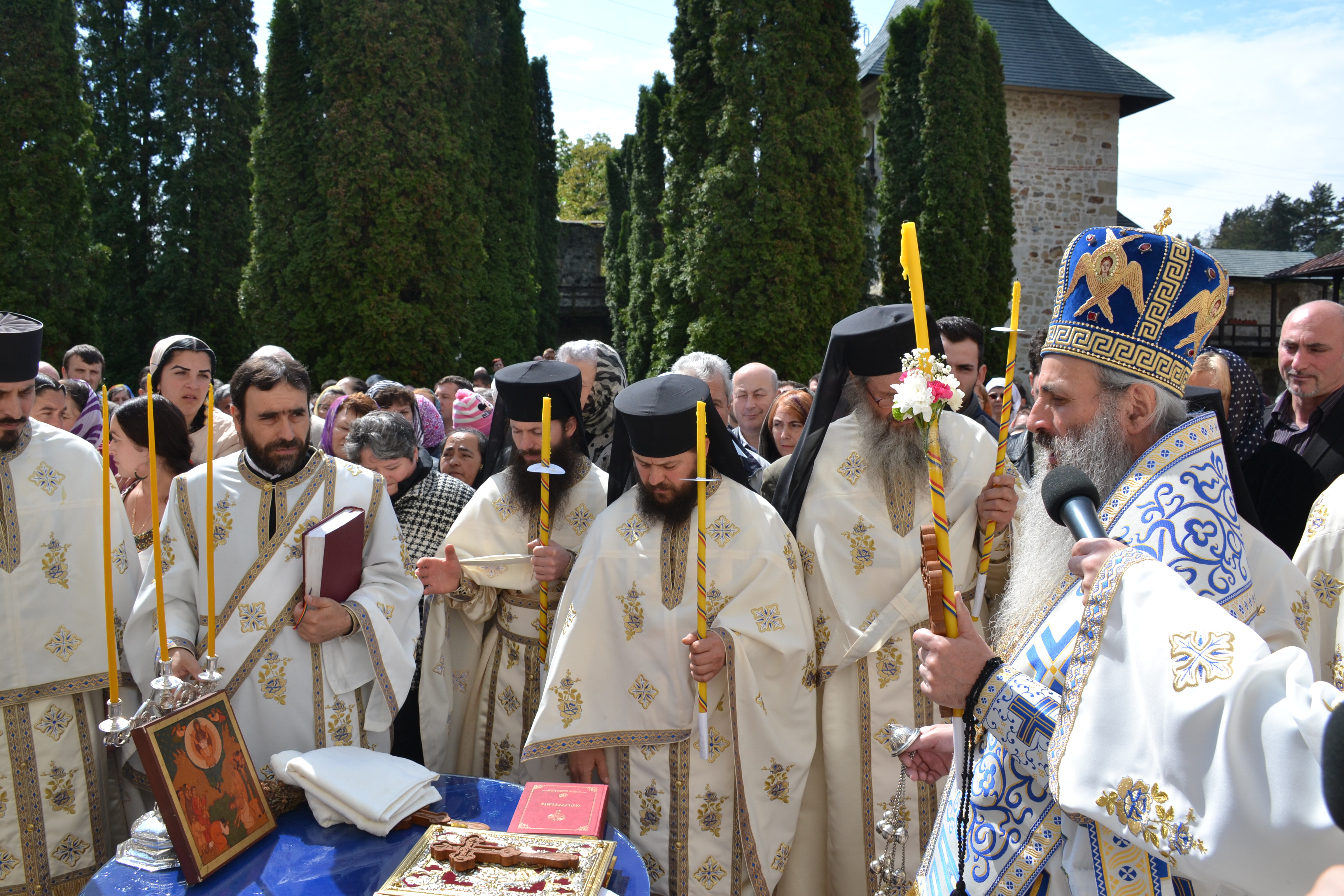 „Oamenii au fost încredințați Maicii Domnului de Hristos atunci când El era pe cruce” „Oamenii au fost încredințați Maicii Domnului de Hristos atunci când El era pe cruce”