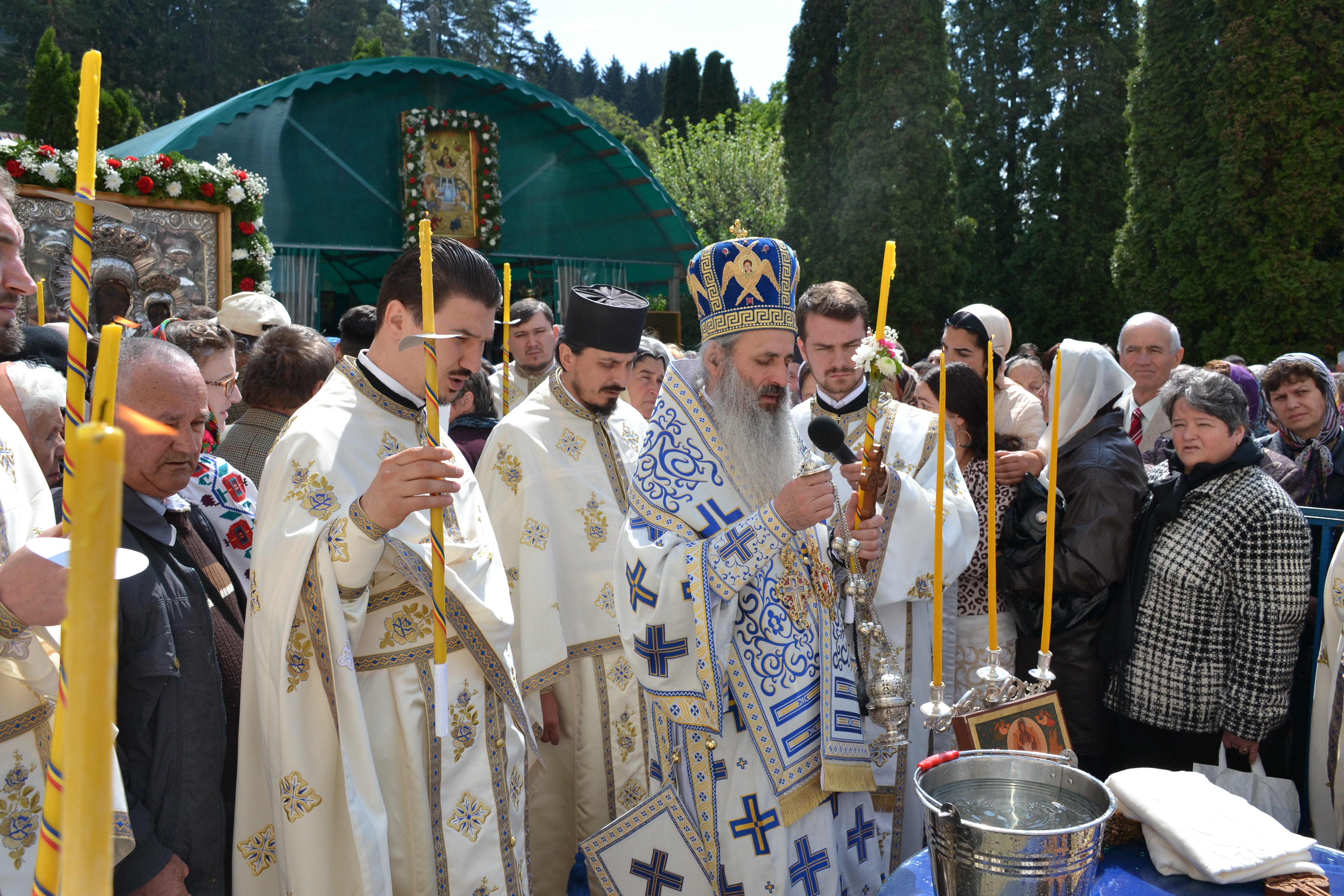 „Oamenii au fost încredințați Maicii Domnului de Hristos atunci când El era pe cruce” „Oamenii au fost încredințați Maicii Domnului de Hristos atunci când El era pe cruce”