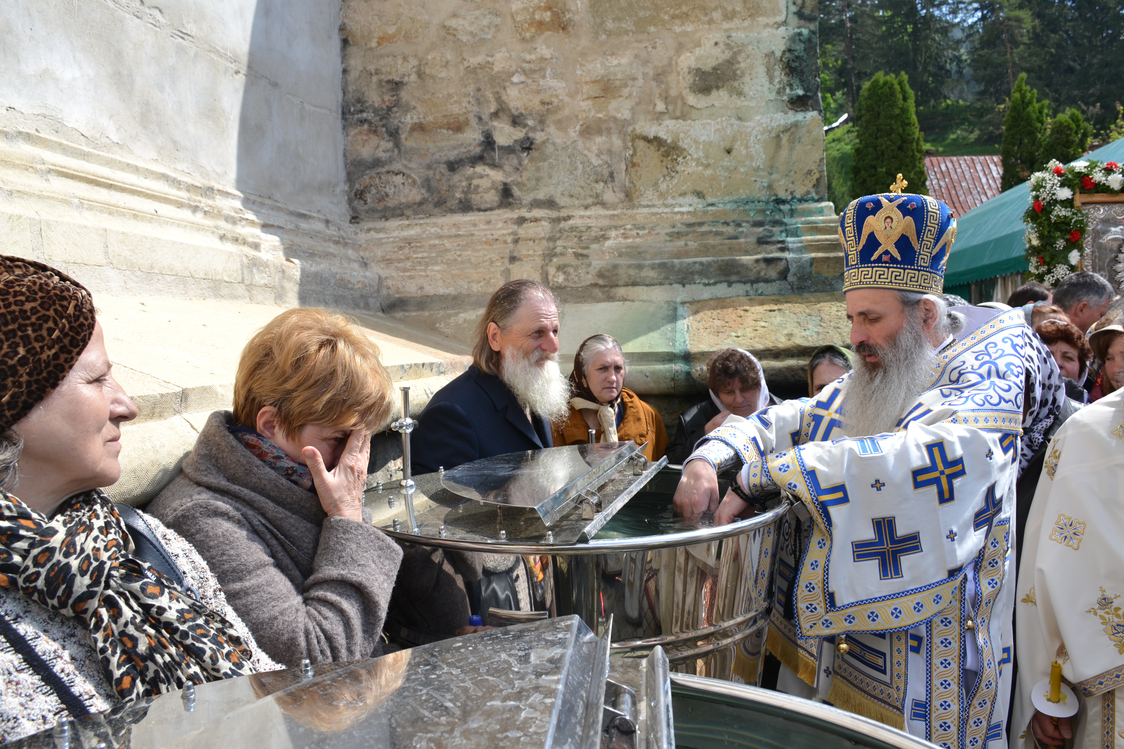 „Oamenii au fost încredințați Maicii Domnului de Hristos atunci când El era pe cruce” „Oamenii au fost încredințați Maicii Domnului de Hristos atunci când El era pe cruce”