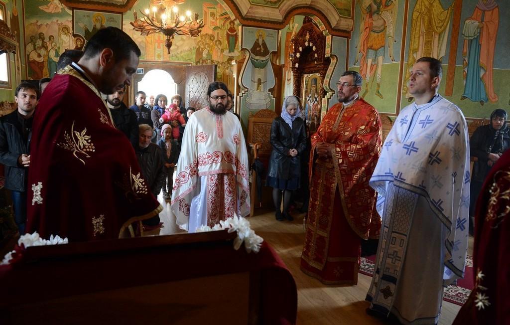 Foto: Constantin Ciofu Bucurie şi rugăciune în „poiana raiului“ de la Pocrov