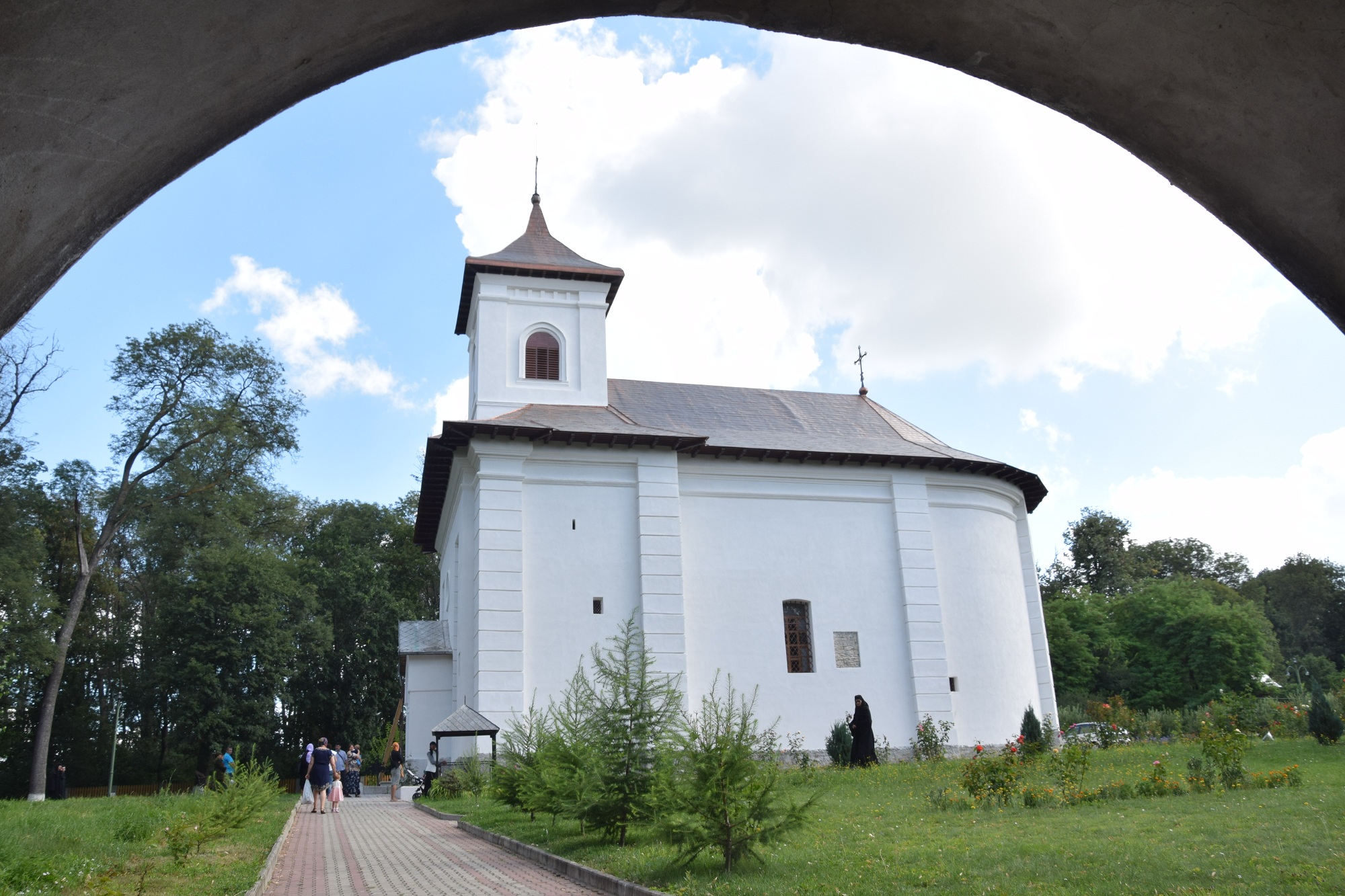 IPS Părinte Mitropolit Teofan, prezent la hramul Centrului social-cultural „Sfântul Ilie“ al Mănăstirii Miclăuşeni IPS Părinte Mitropolit Teofan, prezent la hramul Centrului social-cultural „Sfântul Ilie“ al Mănăstirii Miclăuşeni