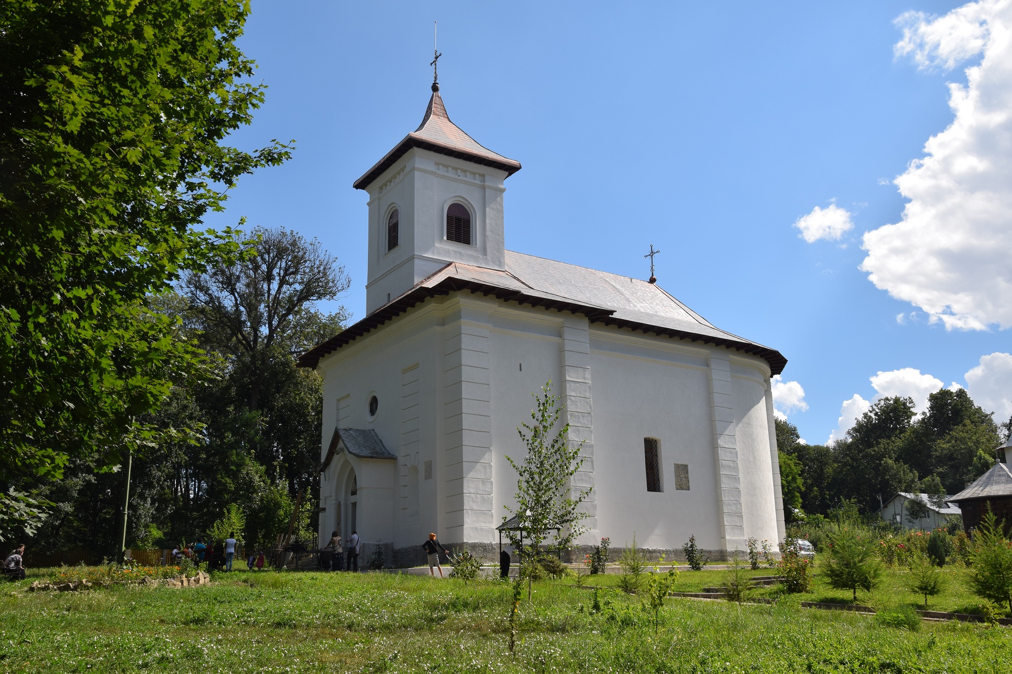 IPS Părinte Mitropolit Teofan, prezent la hramul Centrului social-cultural „Sfântul Ilie“ al Mănăstirii Miclăuşeni IPS Părinte Mitropolit Teofan, prezent la hramul Centrului social-cultural „Sfântul Ilie“ al Mănăstirii Miclăuşeni