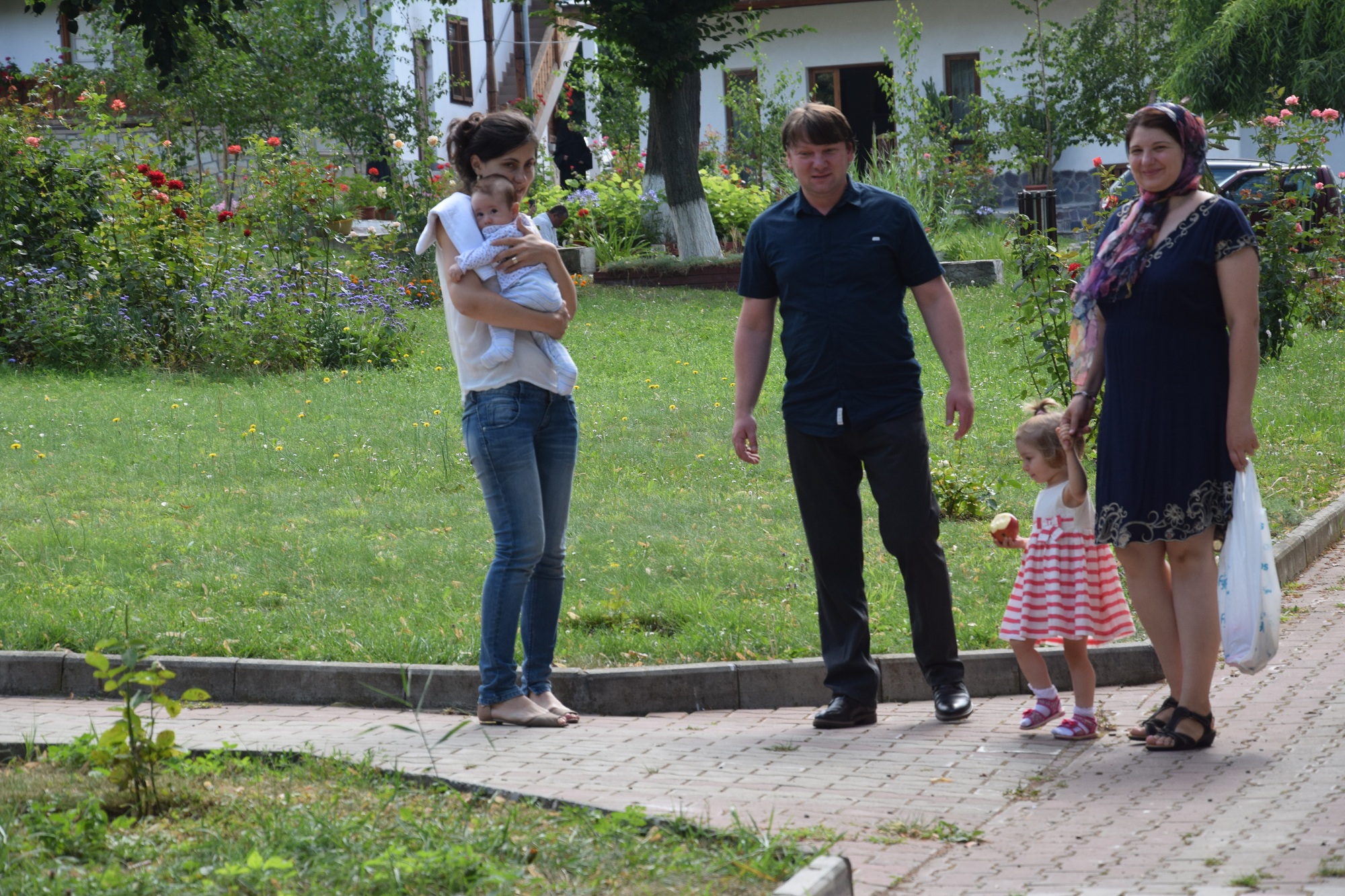 IPS Părinte Mitropolit Teofan, prezent la hramul Centrului social-cultural „Sfântul Ilie“ al Mănăstirii Miclăuşeni IPS Părinte Mitropolit Teofan, prezent la hramul Centrului social-cultural „Sfântul Ilie“ al Mănăstirii Miclăuşeni