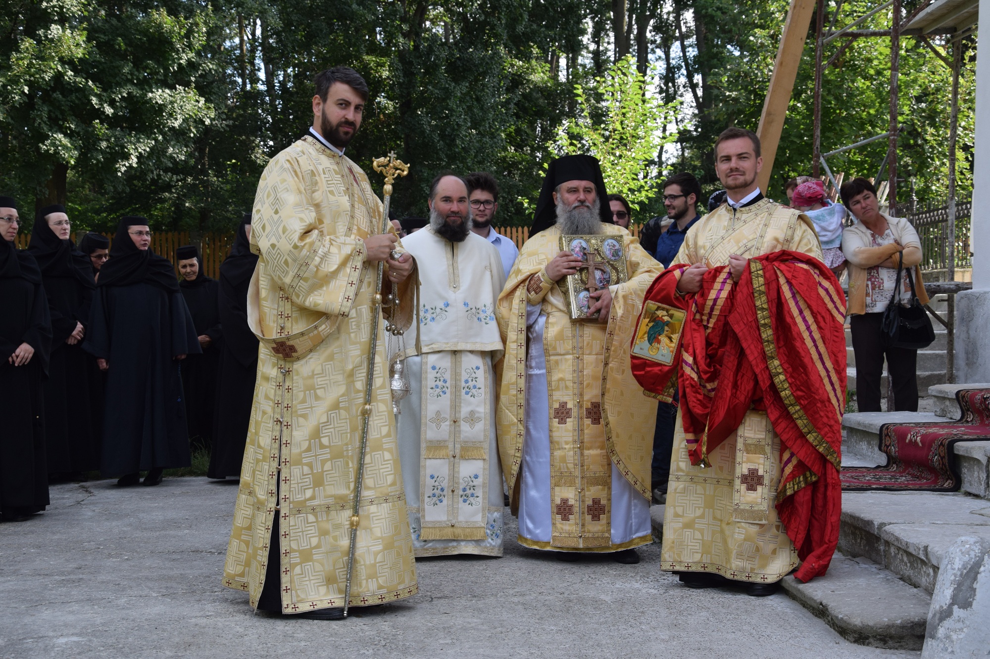IPS Părinte Mitropolit Teofan, prezent la hramul Centrului social-cultural „Sfântul Ilie“ al Mănăstirii Miclăuşeni IPS Părinte Mitropolit Teofan, prezent la hramul Centrului social-cultural „Sfântul Ilie“ al Mănăstirii Miclăuşeni