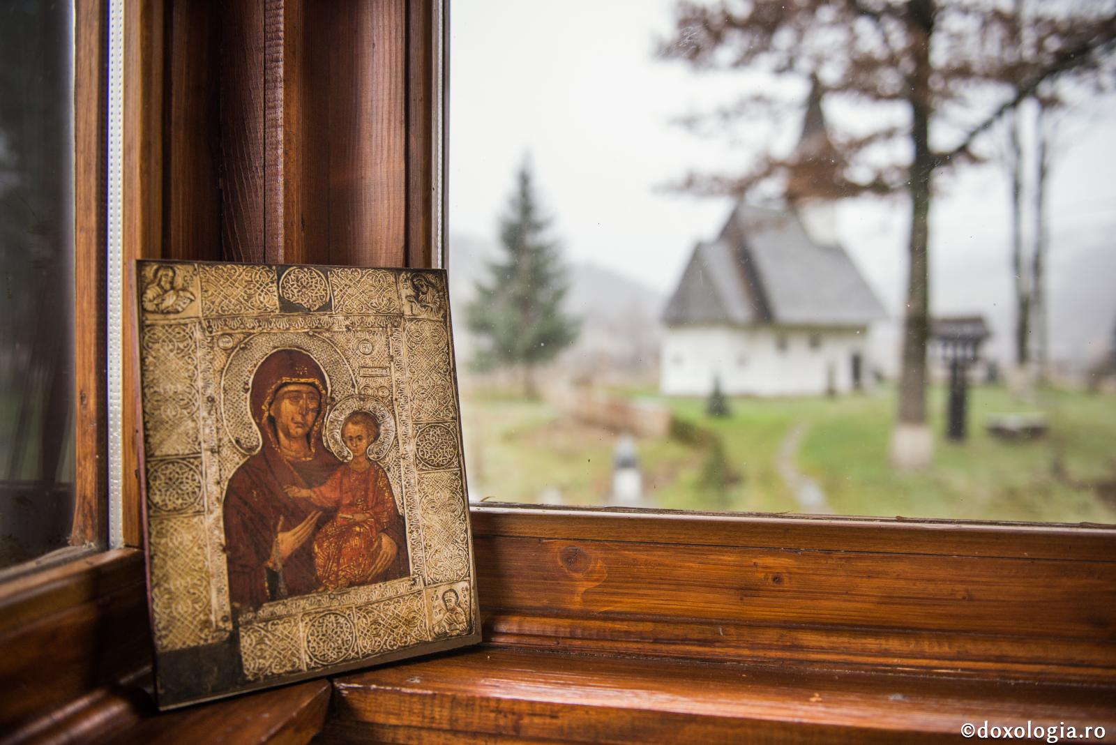 Maica Domnului și darurile sale pentru cei ce se ostenesc în biserică / Foto: Oana Nechifor icoana Maicii Domnului