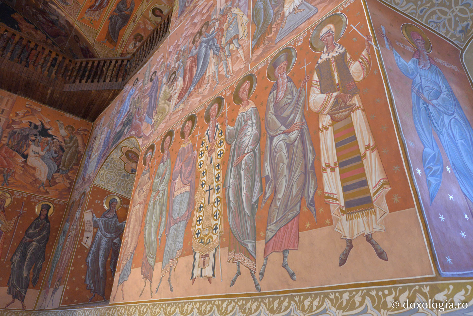 Foto: Oana Nechifor Pictura din biserica Mănăstirii Horaița ‒ o invitație în Cer