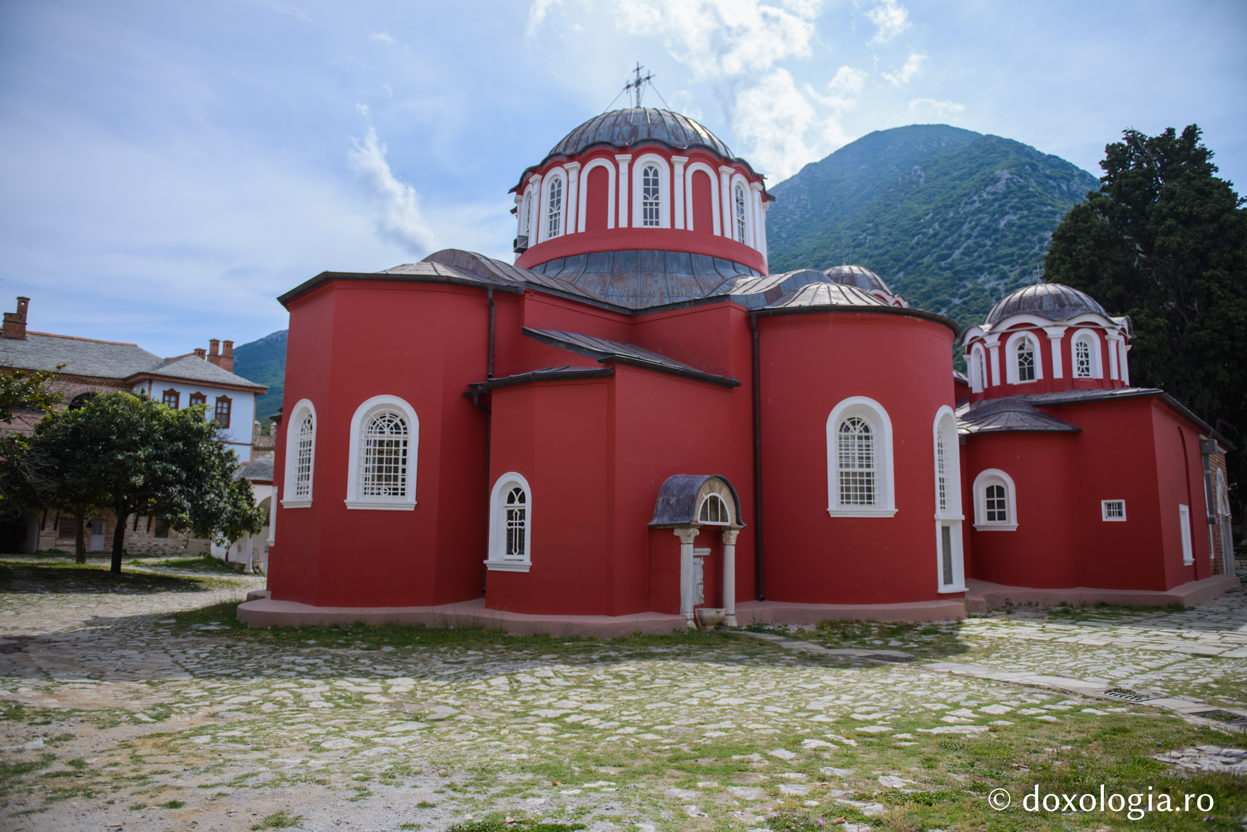 Katholikonul Mănăstirii Marea Lavră / Foto: Pr. Silviu Cluci Katholikonul Mănăstirii Marea Lavră