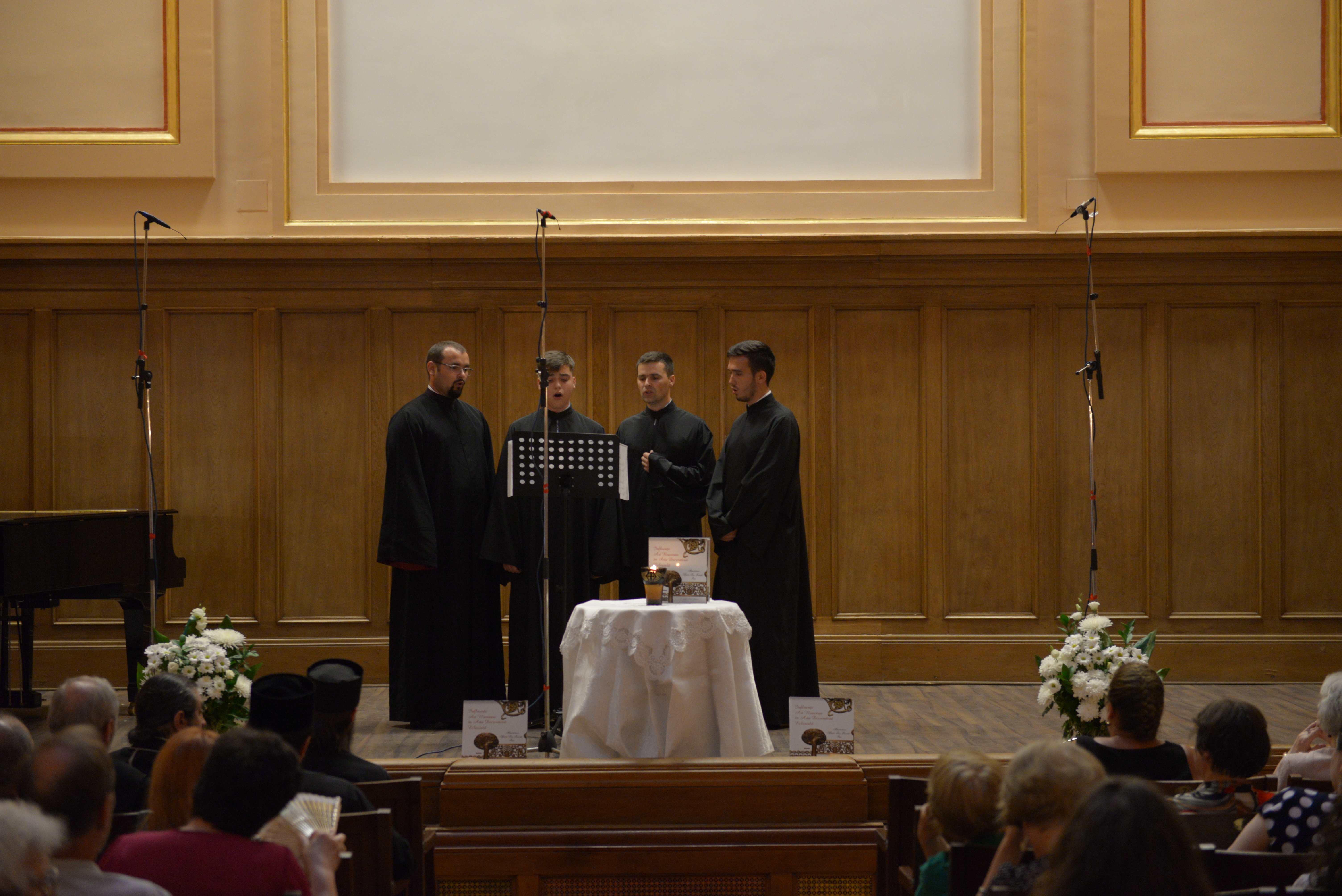 Foto: Ștefan Adăscălițe Lansare de carte și concert coral în Aula BCU din Iași