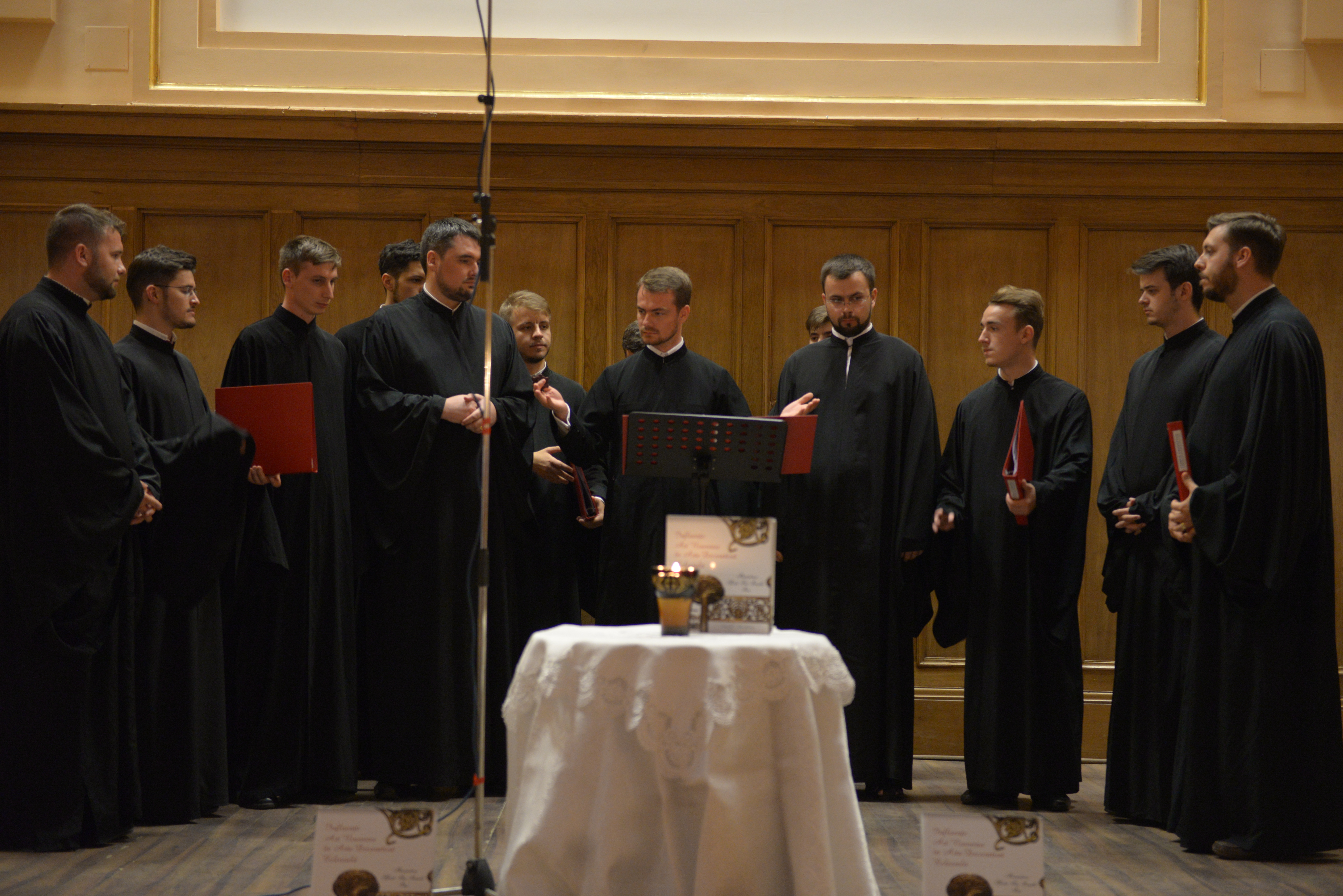 Foto: Ștefan Adăscălițe Lansare de carte și concert coral în Aula BCU din Iași