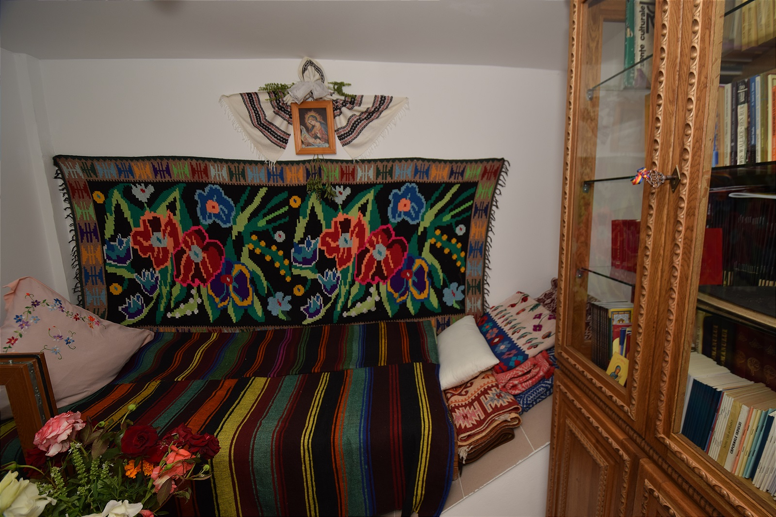 Așezământul-clopotniță din Parohia Hândrești, sfințit de IPS Mitropolit Teofan Așezământul-clopotniță din Parohia Hândrești, sfințit de IPS Mitropolit Teofan