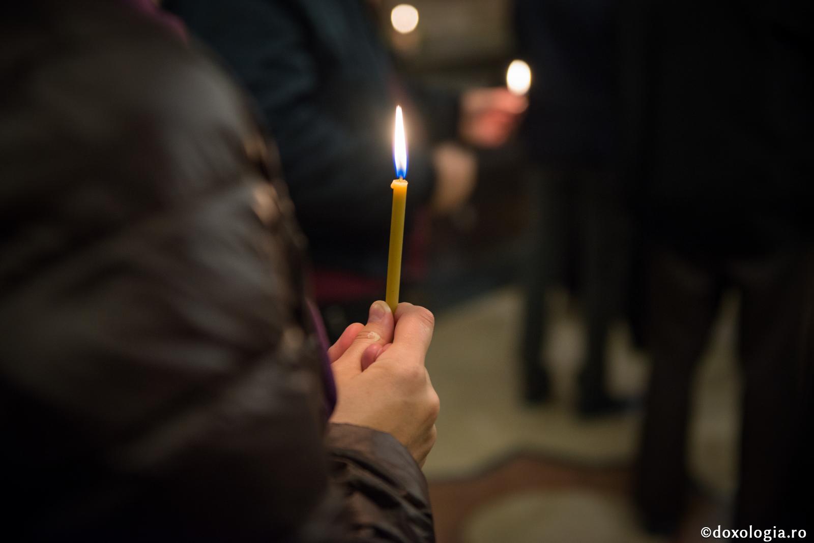 Foto: Oana Nechifor Rugăciune către Sfânta Parascheva