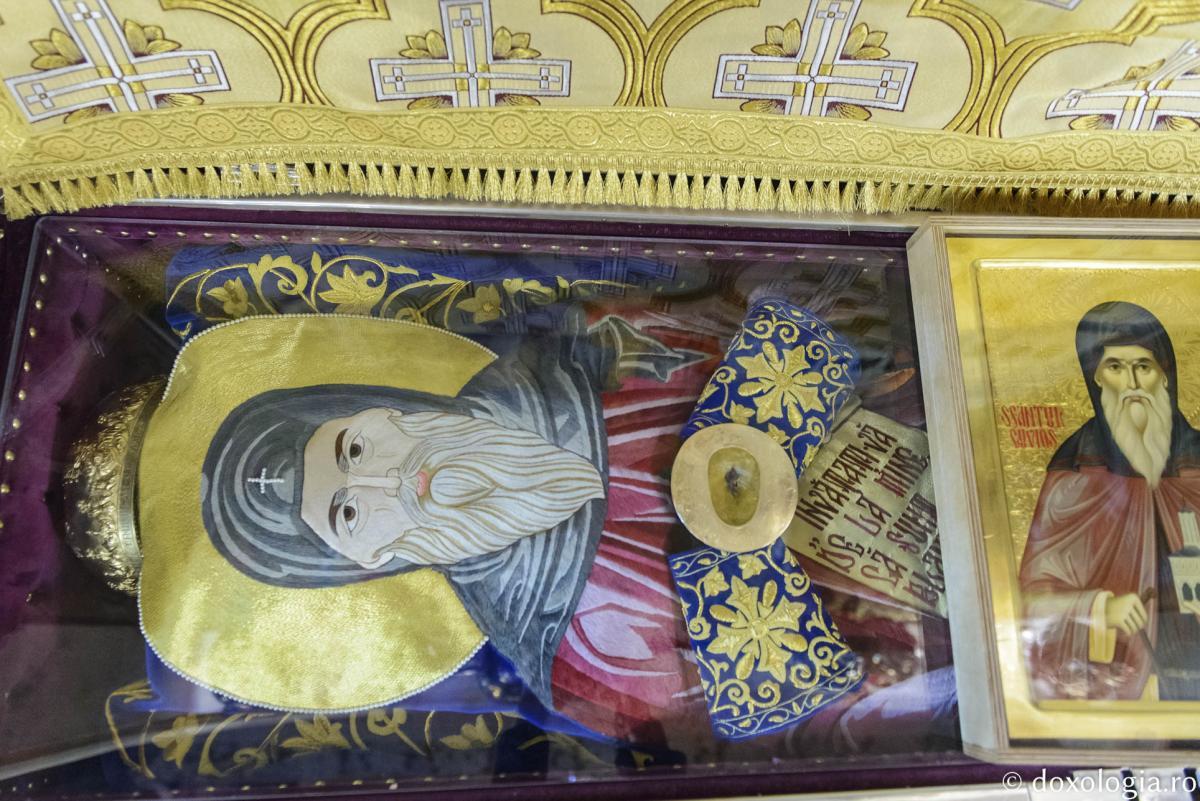 Ioanichie, episcopul care s-a vindecat lângă racla Sfântului Dimitrie cel Nou / Foto: Oana Nechifor moaștele Sfântului Dimitrie cel Nou