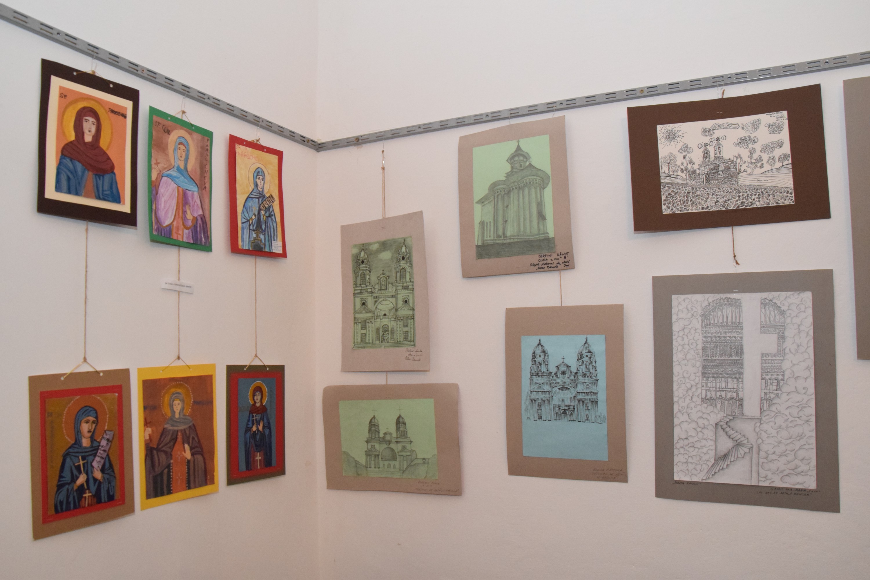 Vernisajul expoziţiei „Sfânta Cuvioasă Parascheva, emblema spiritualităţii ieşene“ Vernisajul expoziţiei „Sfânta Cuvioasă Parascheva, emblema spiritualităţii ieşene“