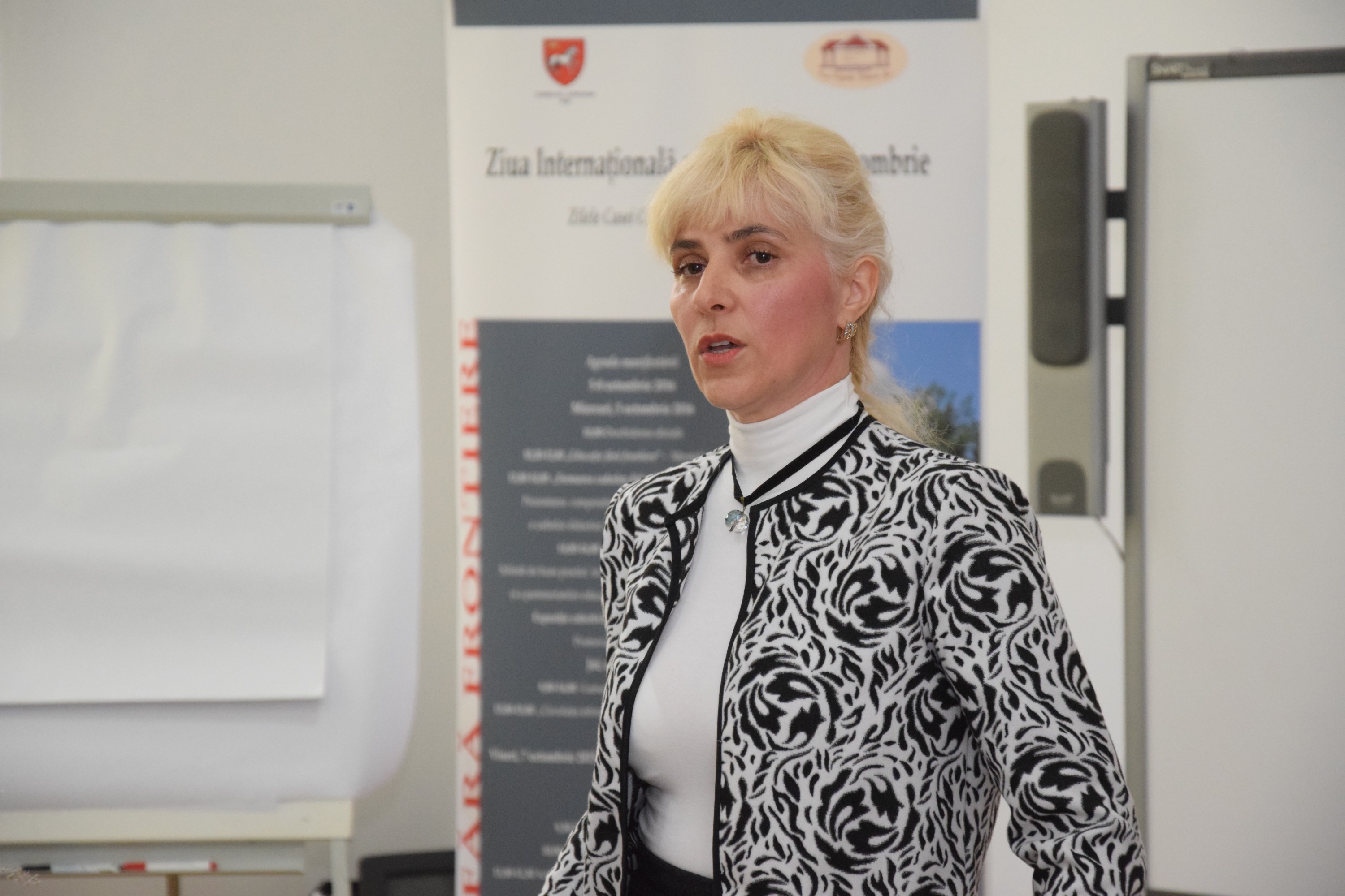 Vernisajul expoziţiei „Sfânta Cuvioasă Parascheva, emblema spiritualităţii ieşene“ Vernisajul expoziţiei „Sfânta Cuvioasă Parascheva, emblema spiritualităţii ieşene“