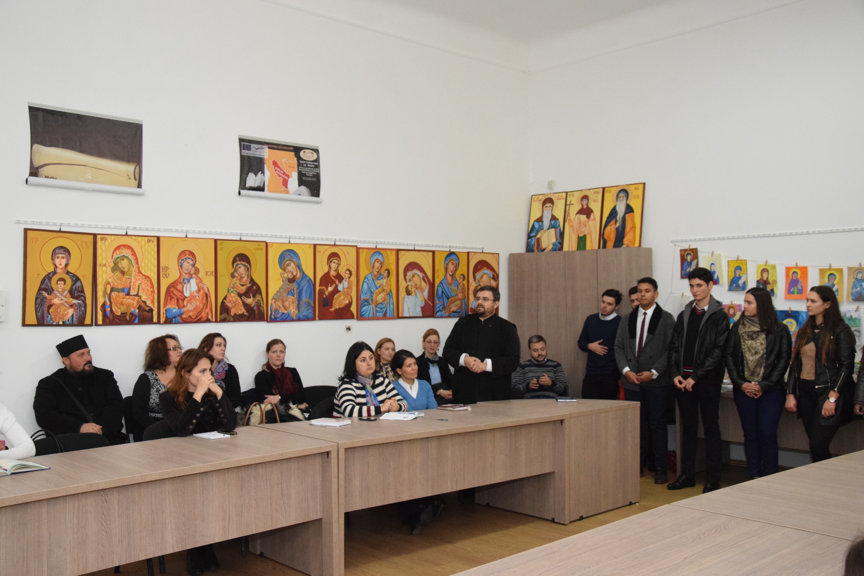 Vernisajul expoziţiei „Sfânta Cuvioasă Parascheva, emblema spiritualităţii ieşene“ Vernisajul expoziţiei „Sfânta Cuvioasă Parascheva, emblema spiritualităţii ieşene“