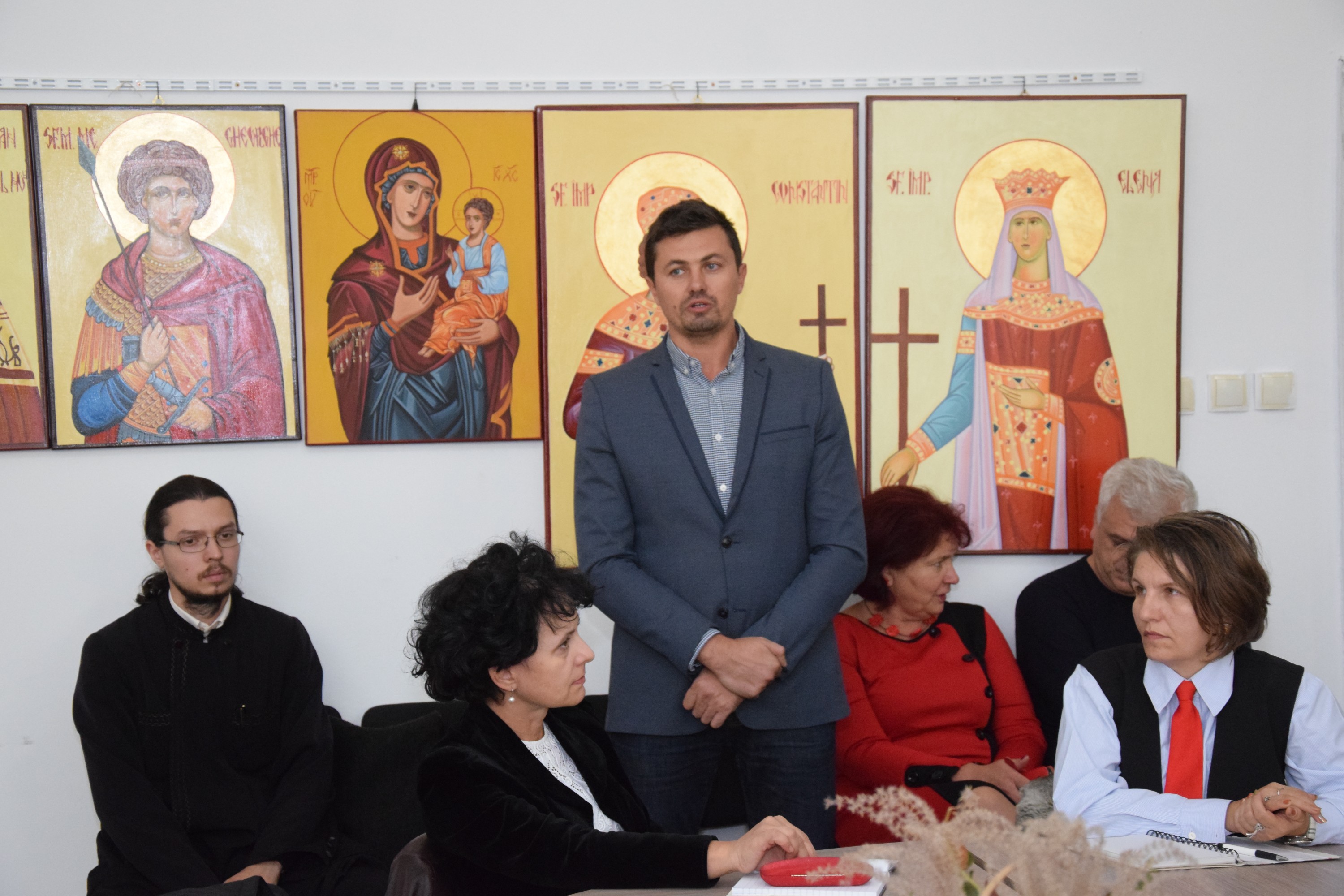 Vernisajul expoziţiei „Sfânta Cuvioasă Parascheva, emblema spiritualităţii ieşene“ Vernisajul expoziţiei „Sfânta Cuvioasă Parascheva, emblema spiritualităţii ieşene“