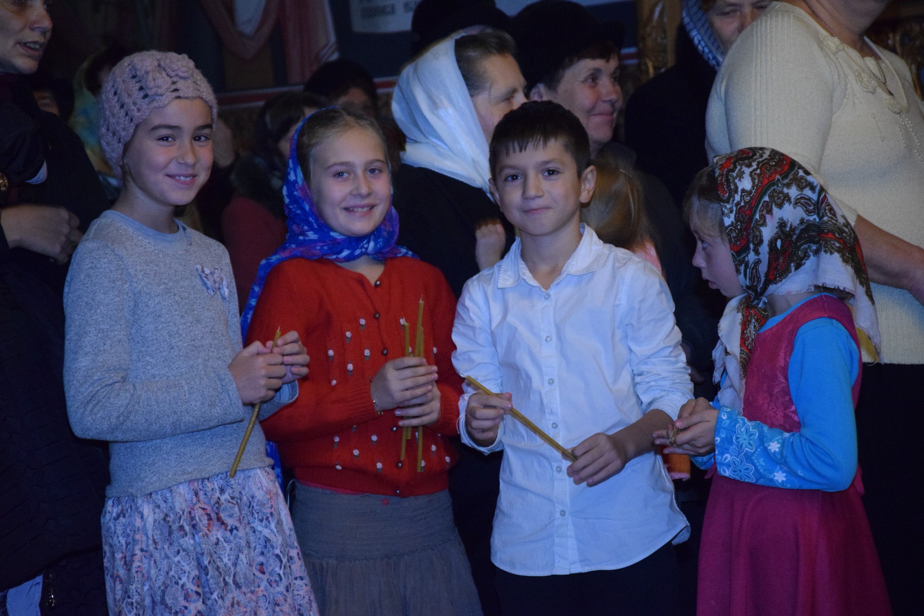 Sfântul Mare Mucenic Dimitrie, sărbătorit la Pângărați prin Liturghie arhierească Sfântul Mare Mucenic Dimitrie, sărbătorit la Pângărați prin Liturghie arhierească