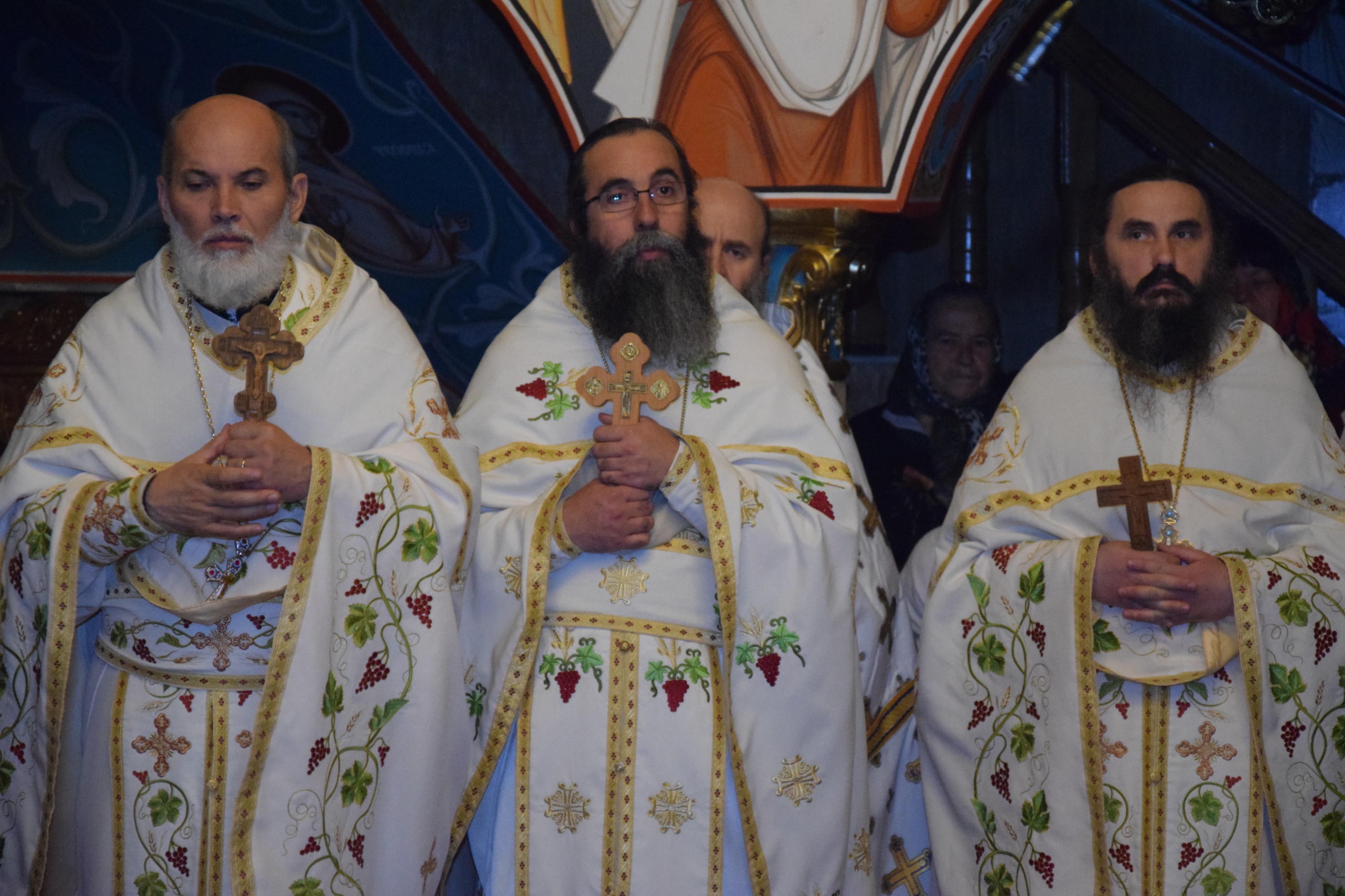 Sfântul Mare Mucenic Dimitrie, sărbătorit la Pângărați prin Liturghie arhierească Sfântul Mare Mucenic Dimitrie, sărbătorit la Pângărați prin Liturghie arhierească