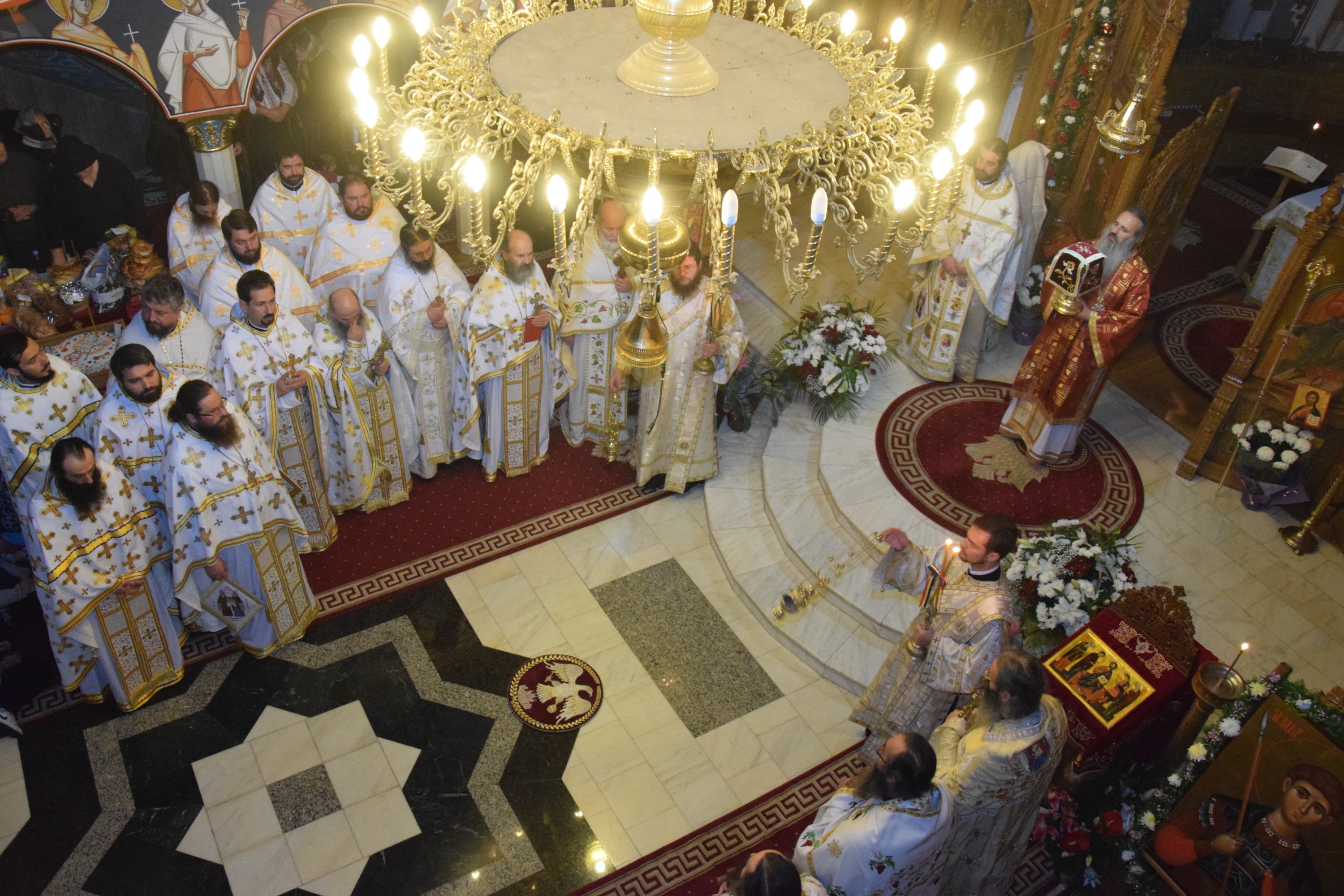 Sfântul Mare Mucenic Dimitrie, sărbătorit la Pângărați prin Liturghie arhierească Sfântul Mare Mucenic Dimitrie, sărbătorit la Pângărați prin Liturghie arhierească