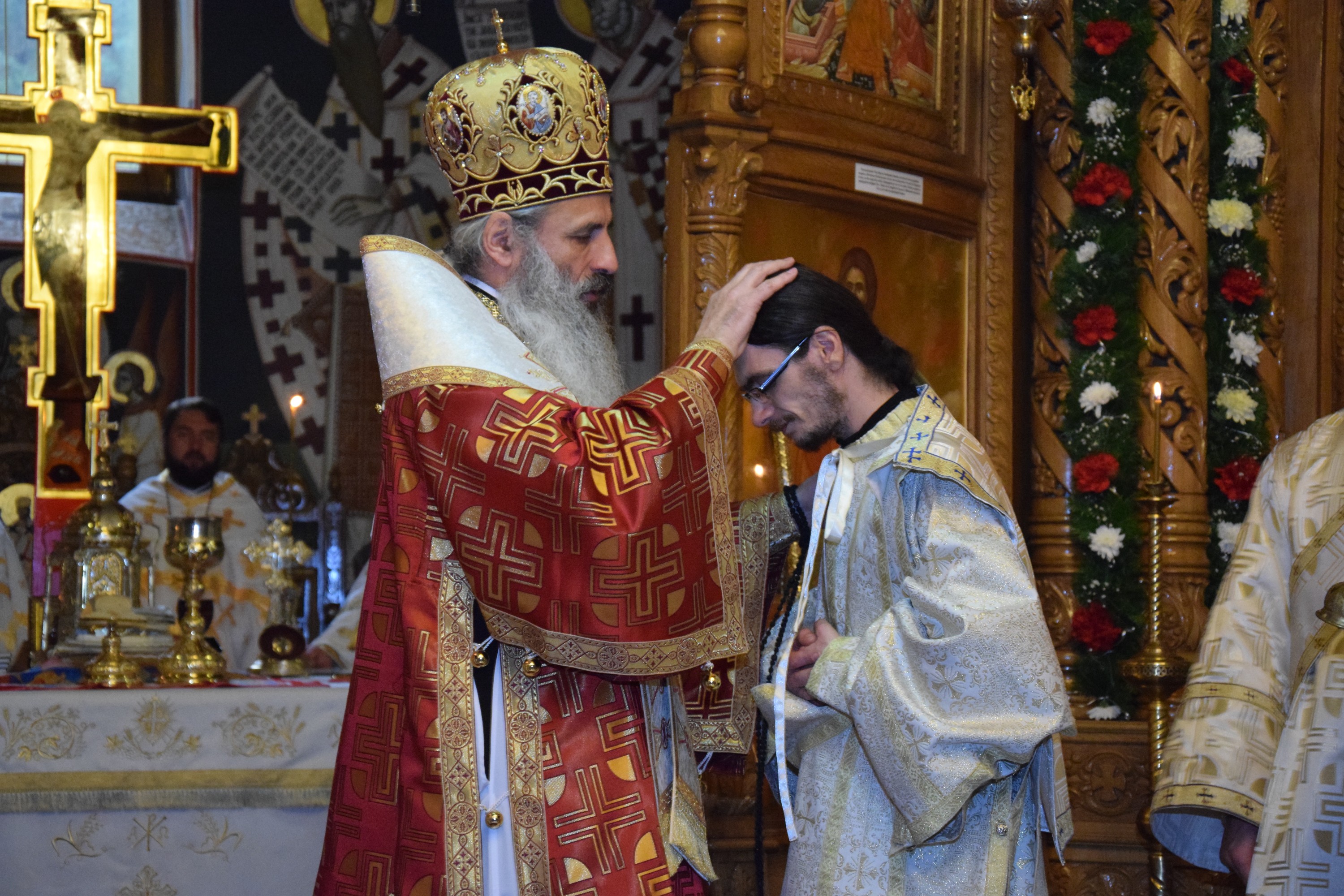 Sfântul Mare Mucenic Dimitrie, sărbătorit la Pângărați prin Liturghie arhierească Sfântul Mare Mucenic Dimitrie, sărbătorit la Pângărați prin Liturghie arhierească