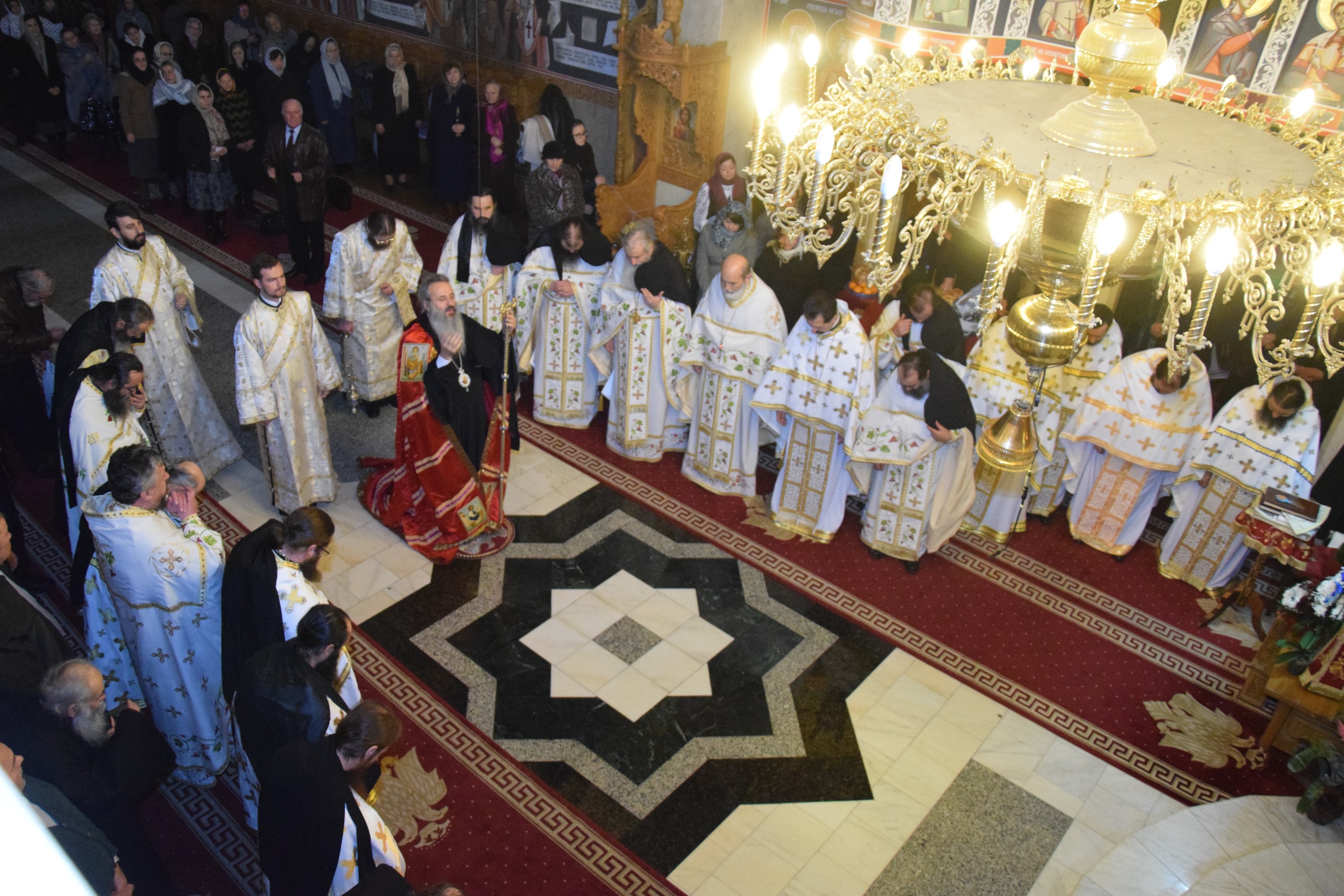 Sfântul Mare Mucenic Dimitrie, sărbătorit la Pângărați prin Liturghie arhierească Sfântul Mare Mucenic Dimitrie, sărbătorit la Pângărați prin Liturghie arhierească
