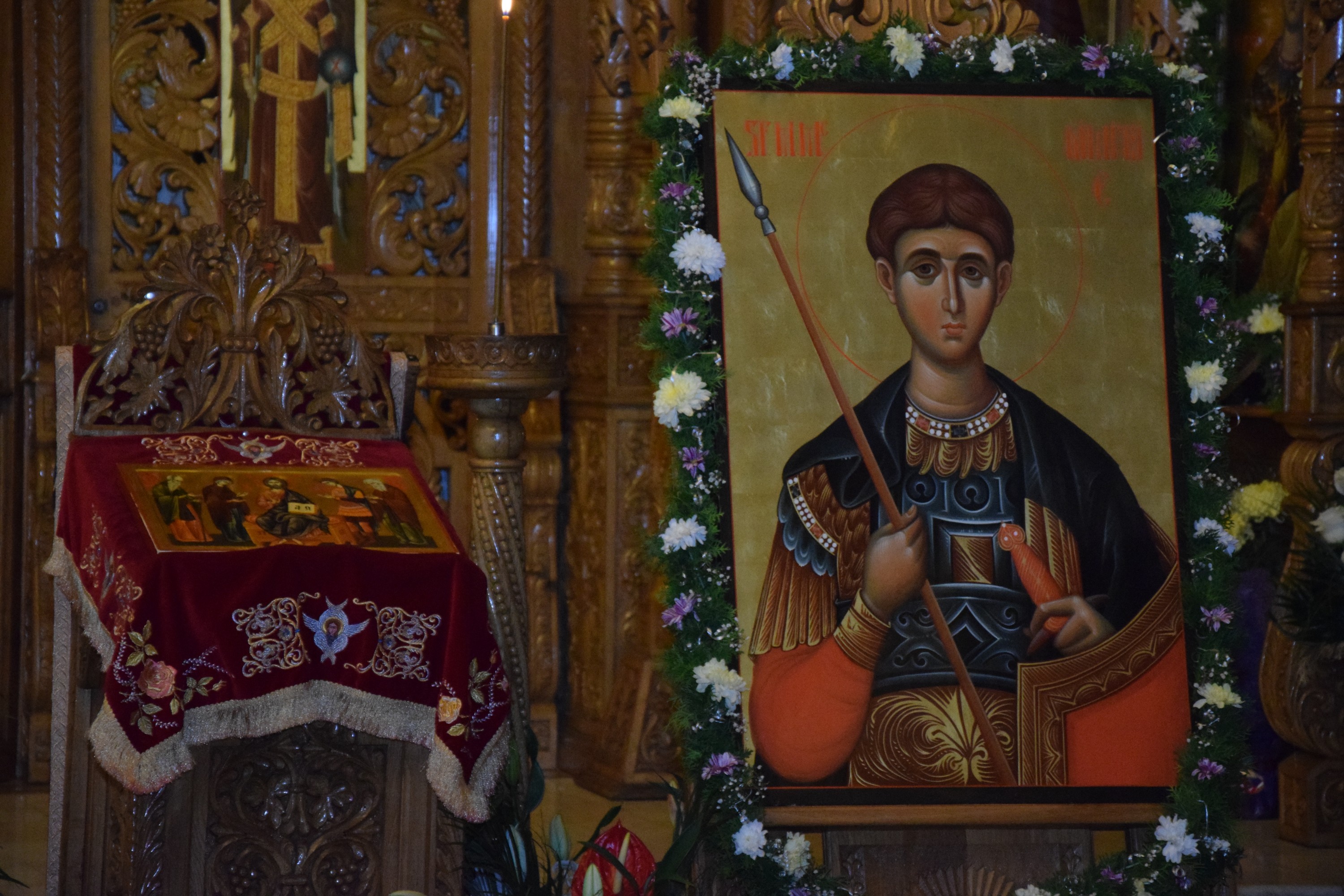 Sfântul Mare Mucenic Dimitrie, sărbătorit la Pângărați prin Liturghie arhierească Sfântul Mare Mucenic Dimitrie, sărbătorit la Pângărați prin Liturghie arhierească
