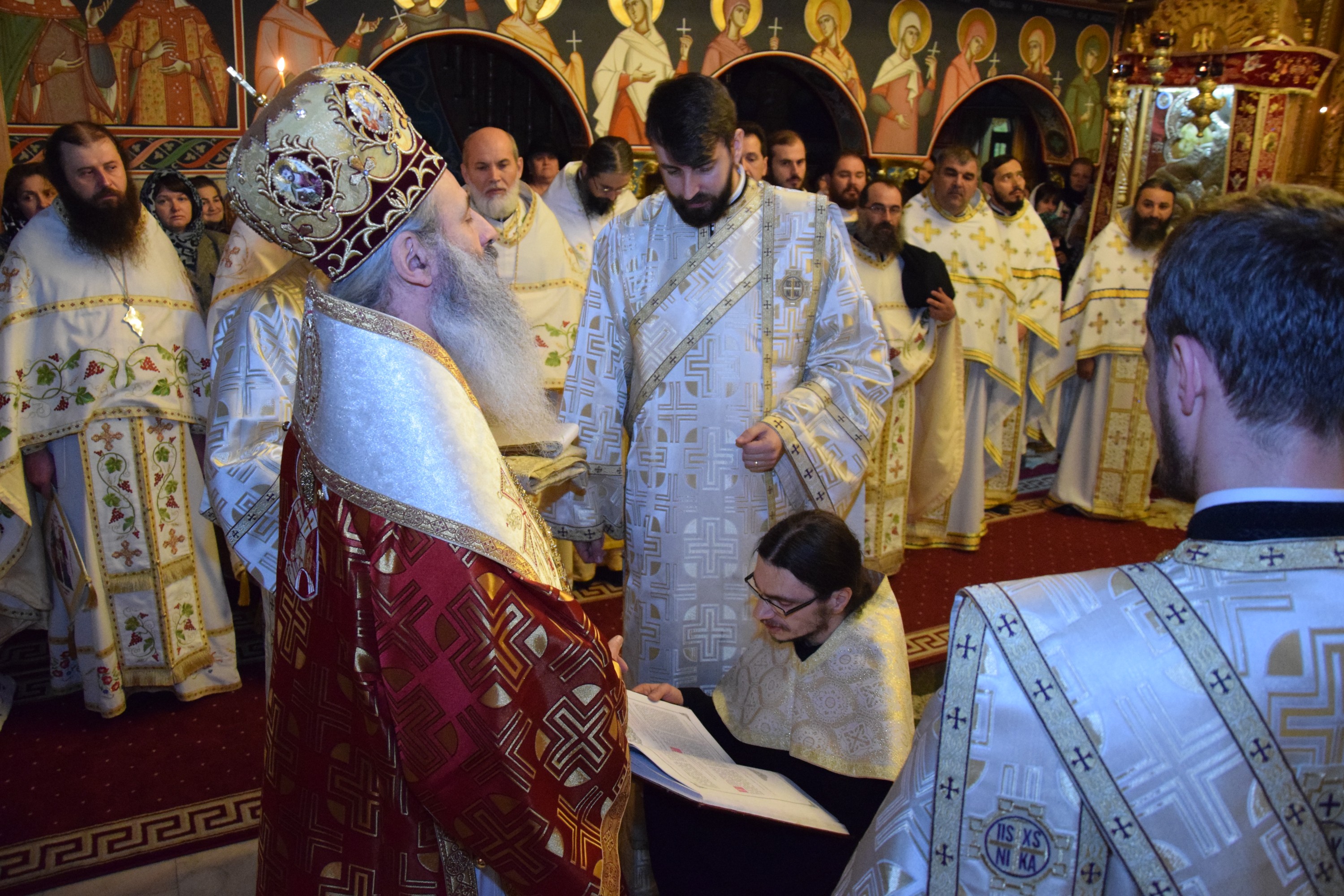 Sfântul Mare Mucenic Dimitrie, sărbătorit la Pângărați prin Liturghie arhierească Sfântul Mare Mucenic Dimitrie, sărbătorit la Pângărați prin Liturghie arhierească