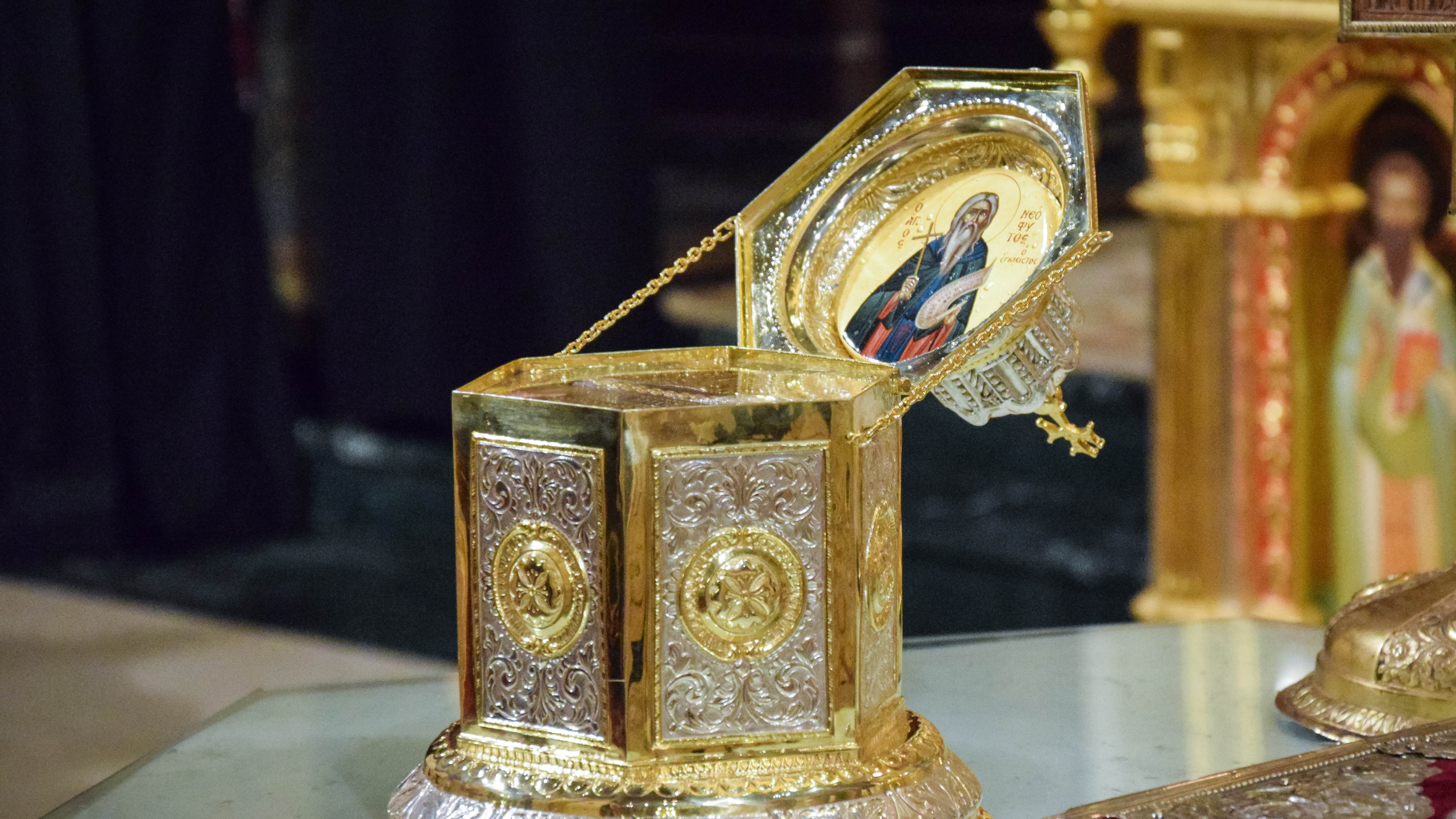 Foto: Tudorel Rusu (Video) Sfânta Parascheva, sfânta aducătoare de sfinți