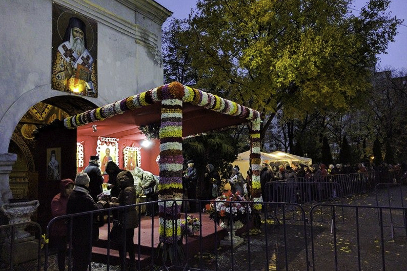 Foto: Marius Viorel Grigoraș Pelerinaj la moaștele Sfântului Nectarie, Mănăstirea Radu Vodă din București (galerie FOTO)