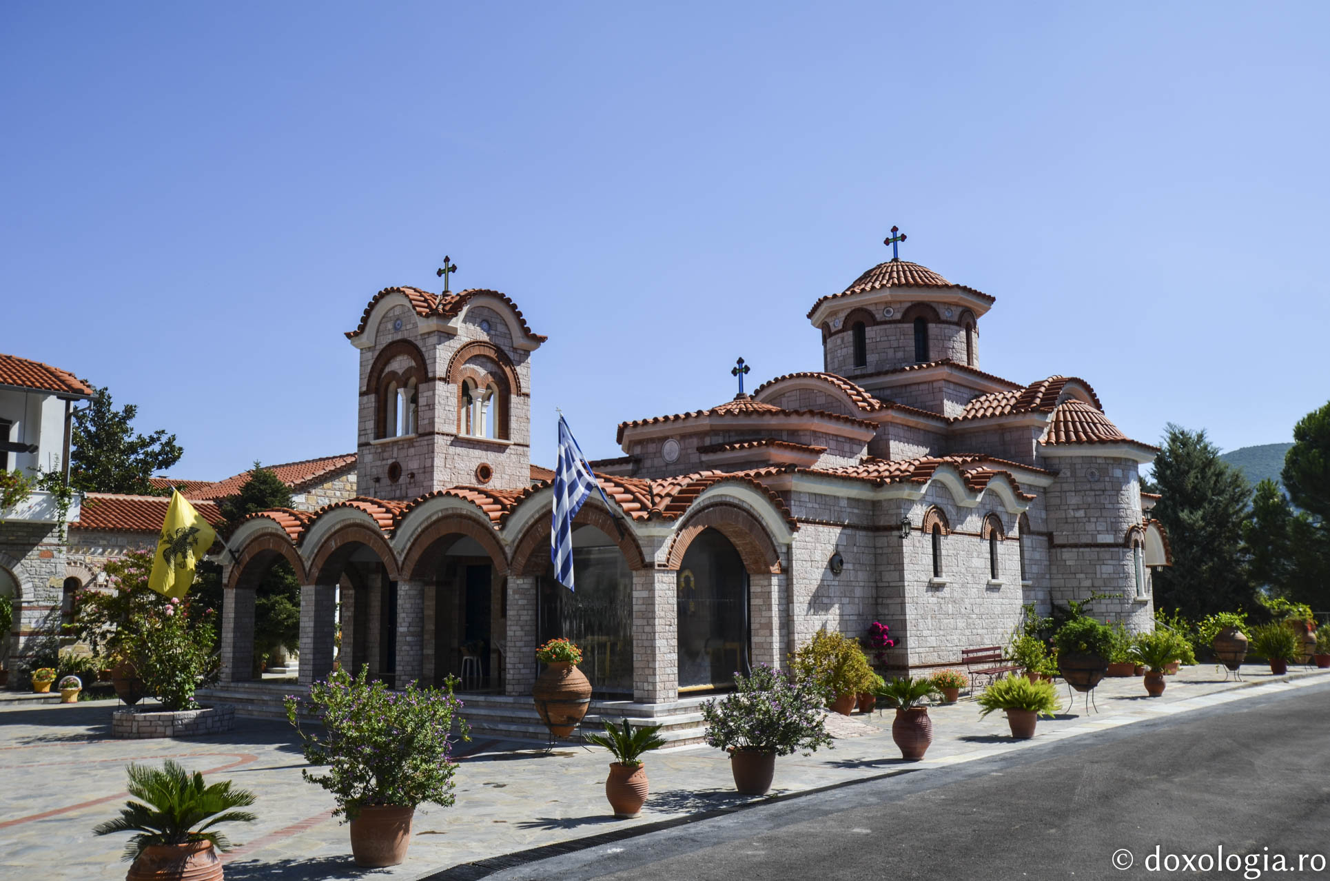 Mănăstirea Kato Xenia din Grecia – lăcaș deosebit închinat Maicii Domnului Mănăstirea Kato Xenia din Grecia