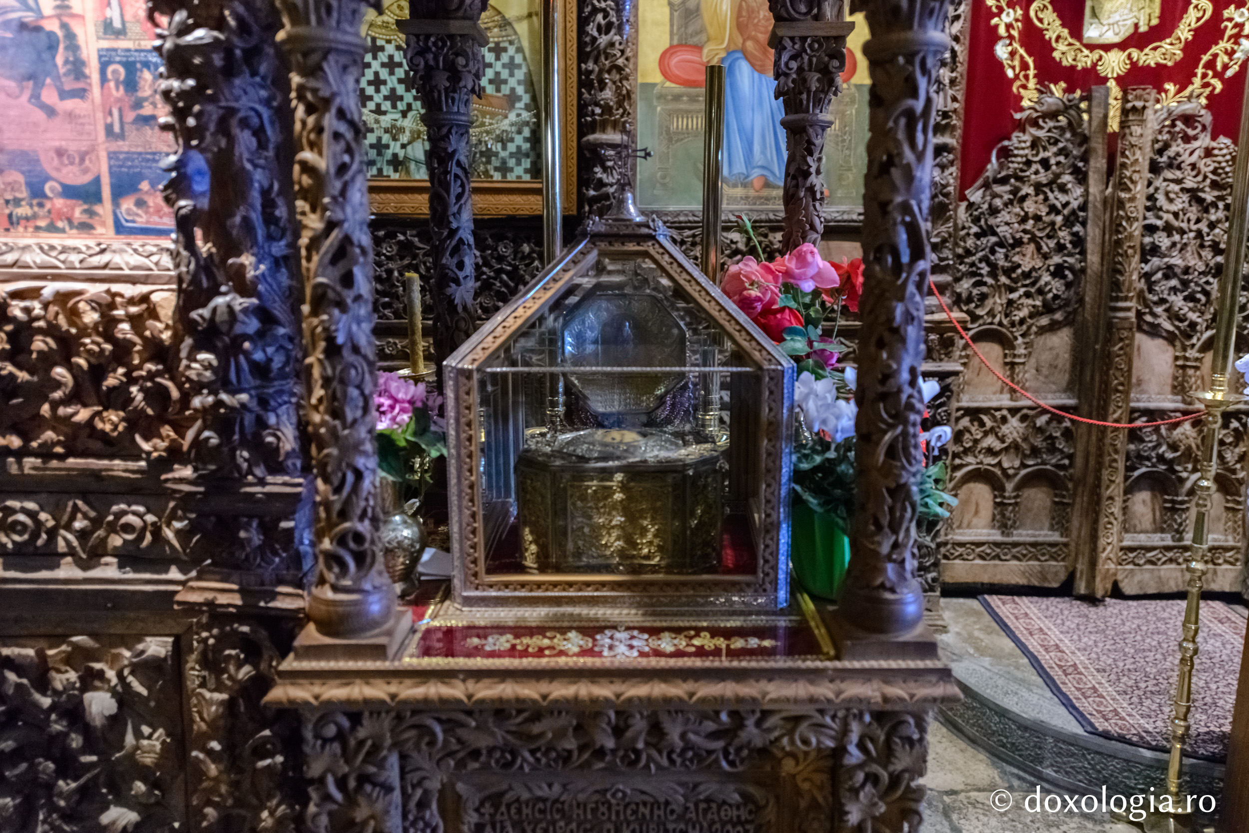 Cinstitul cap al Sfântului Haralambie / Foto: Oana Nechifor Cinstitul cap al Sfântului Haralambie