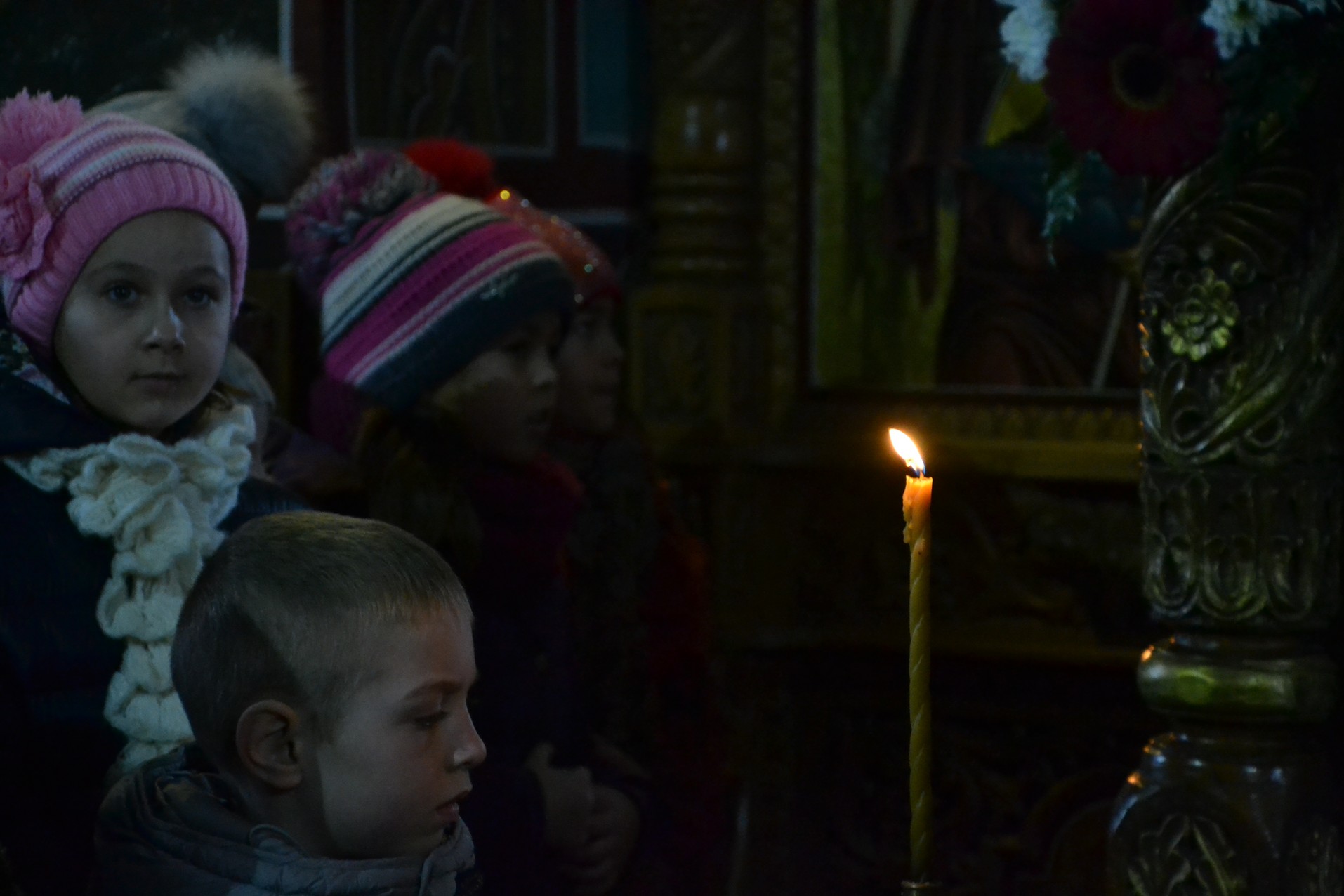 Liturghie și vizită arhierească la Todirești Liturghie și vizită arhierească la Todirești