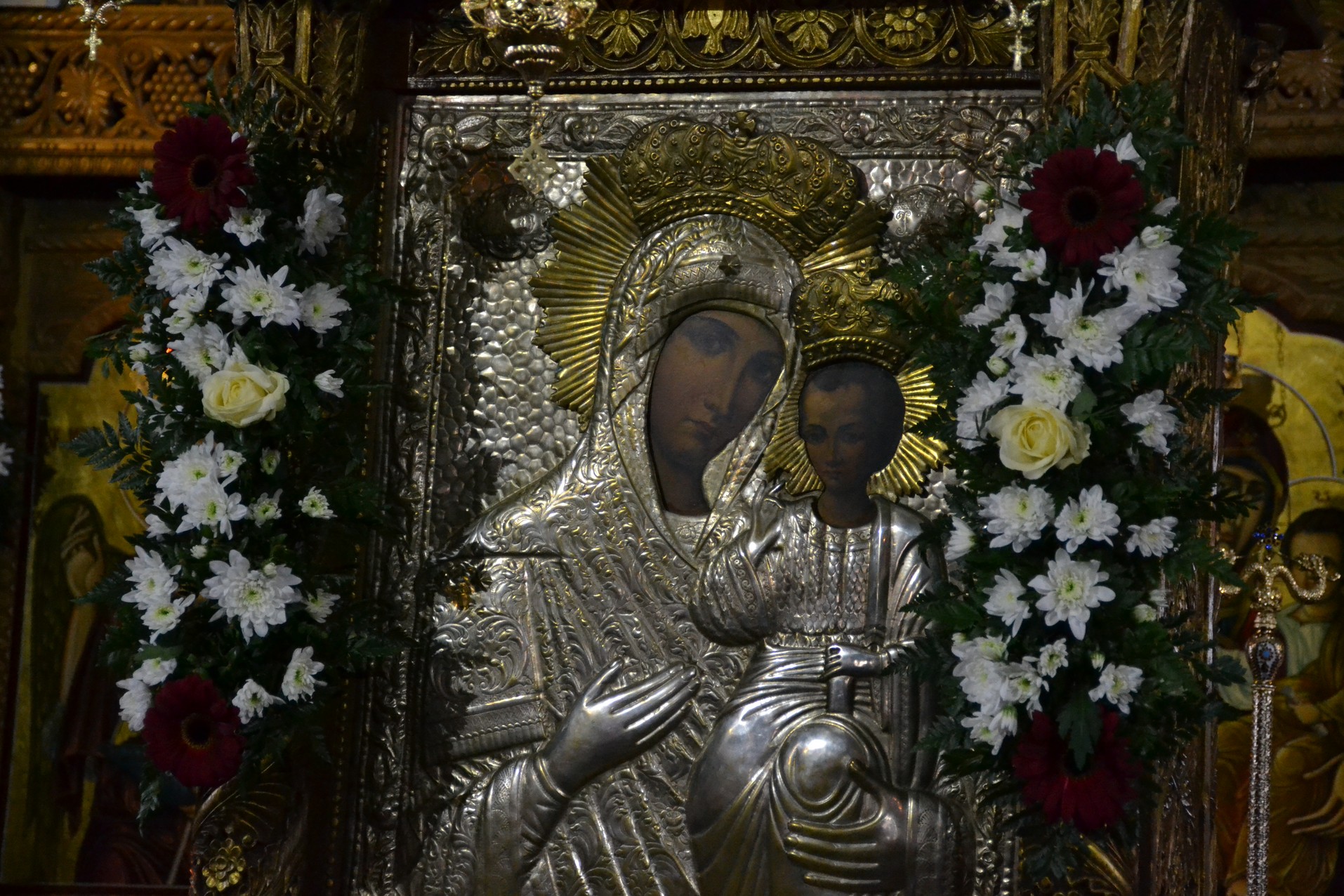 Liturghie și vizită arhierească la Todirești Liturghie și vizită arhierească la Todirești