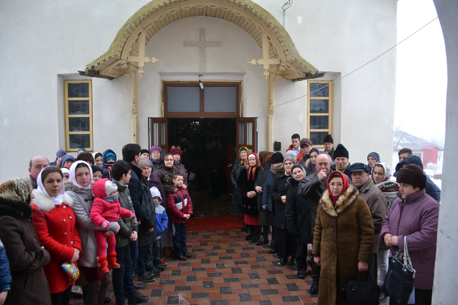 Liturghie și vizită arhierească la Todirești Liturghie și vizită arhierească la Todirești
