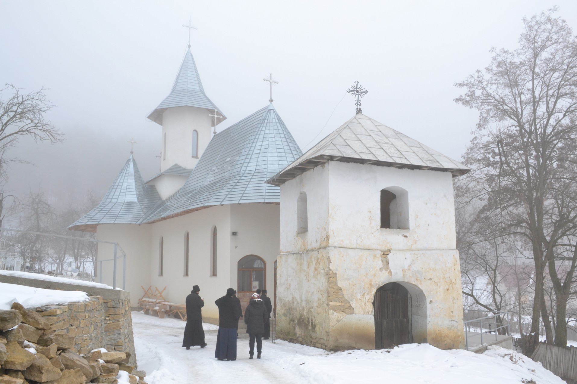 Liturghie și vizită arhierească la Todirești Liturghie și vizită arhierească la Todirești