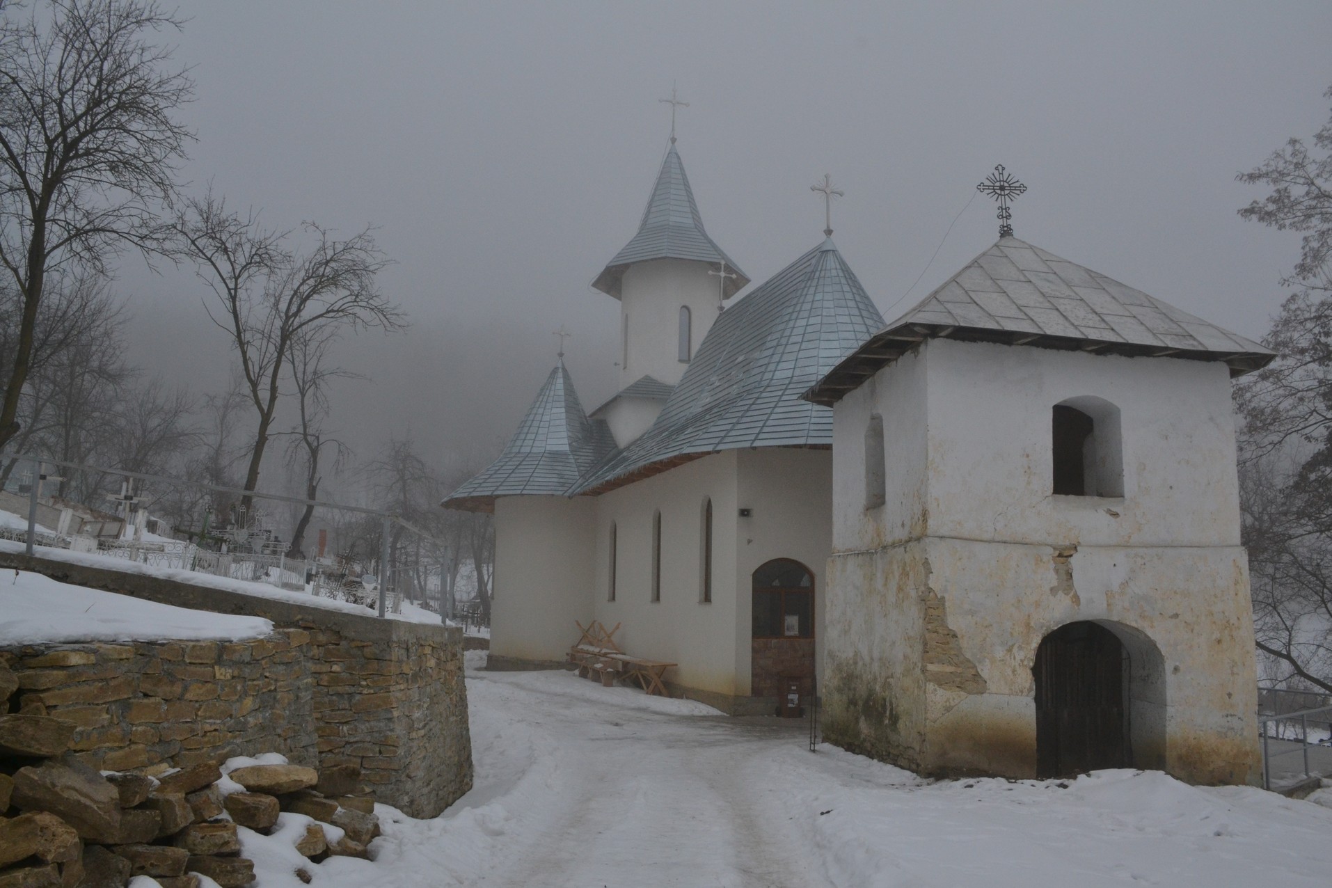 Liturghie și vizită arhierească la Todirești Liturghie și vizită arhierească la Todirești