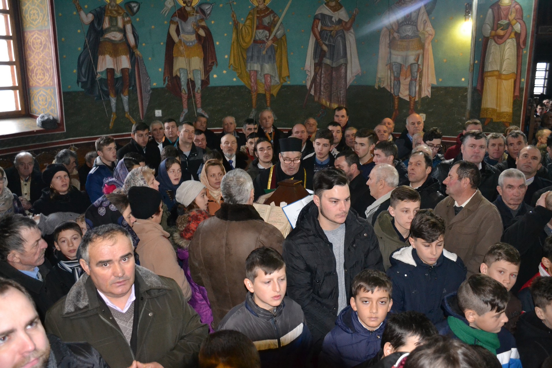 Liturghie și vizită arhierească la Todirești Liturghie și vizită arhierească la Todirești