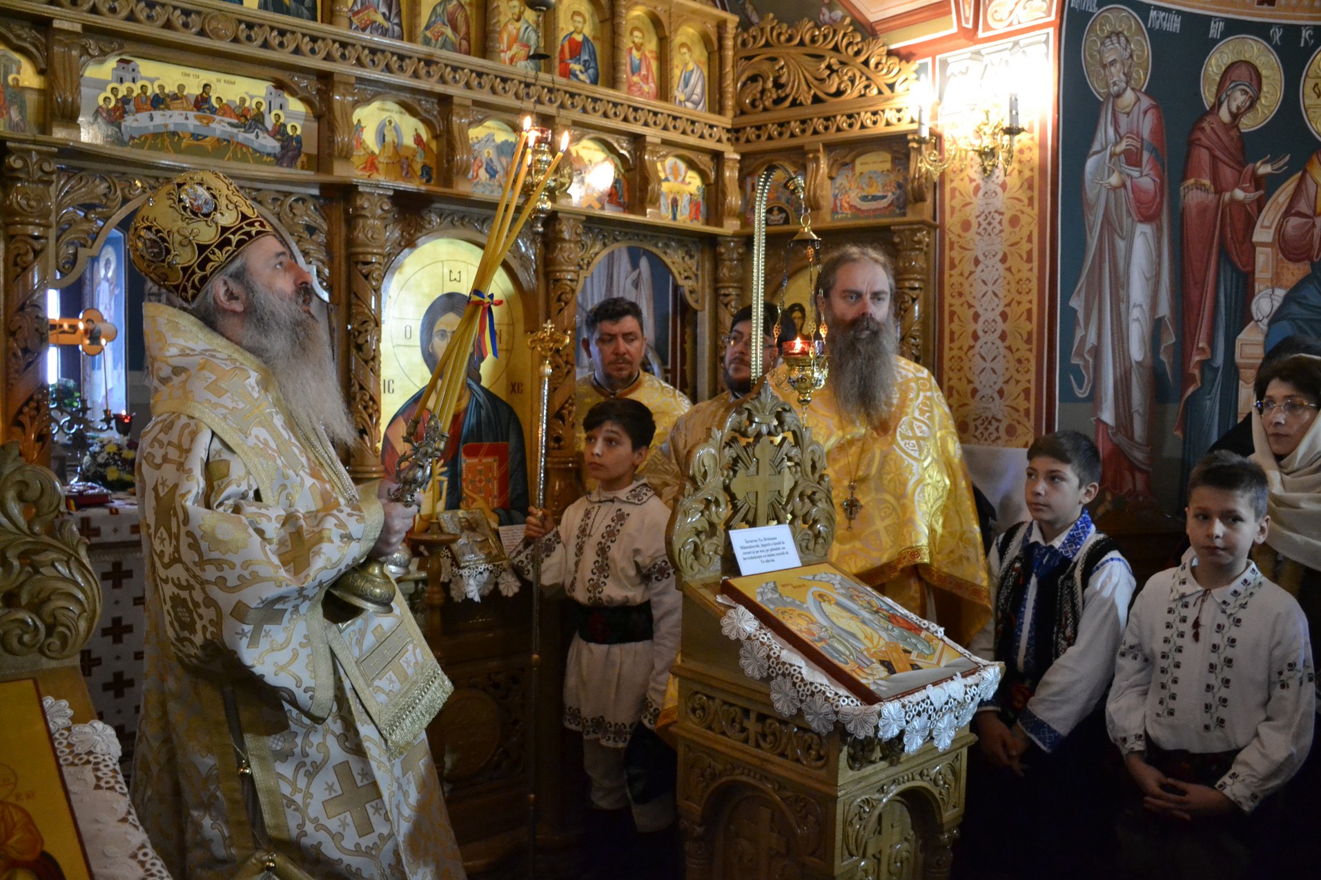 Mitropolitul Moldovei și Bucovinei, la Poiana-Vorona: „Să nu-i judecăm pe cei care au căzut în păcate grele” Mitropolitul Moldovei și Bucovinei, la Poiana-Vorona: „Să nu-i judecăm pe cei care au căzut în păcate grele”