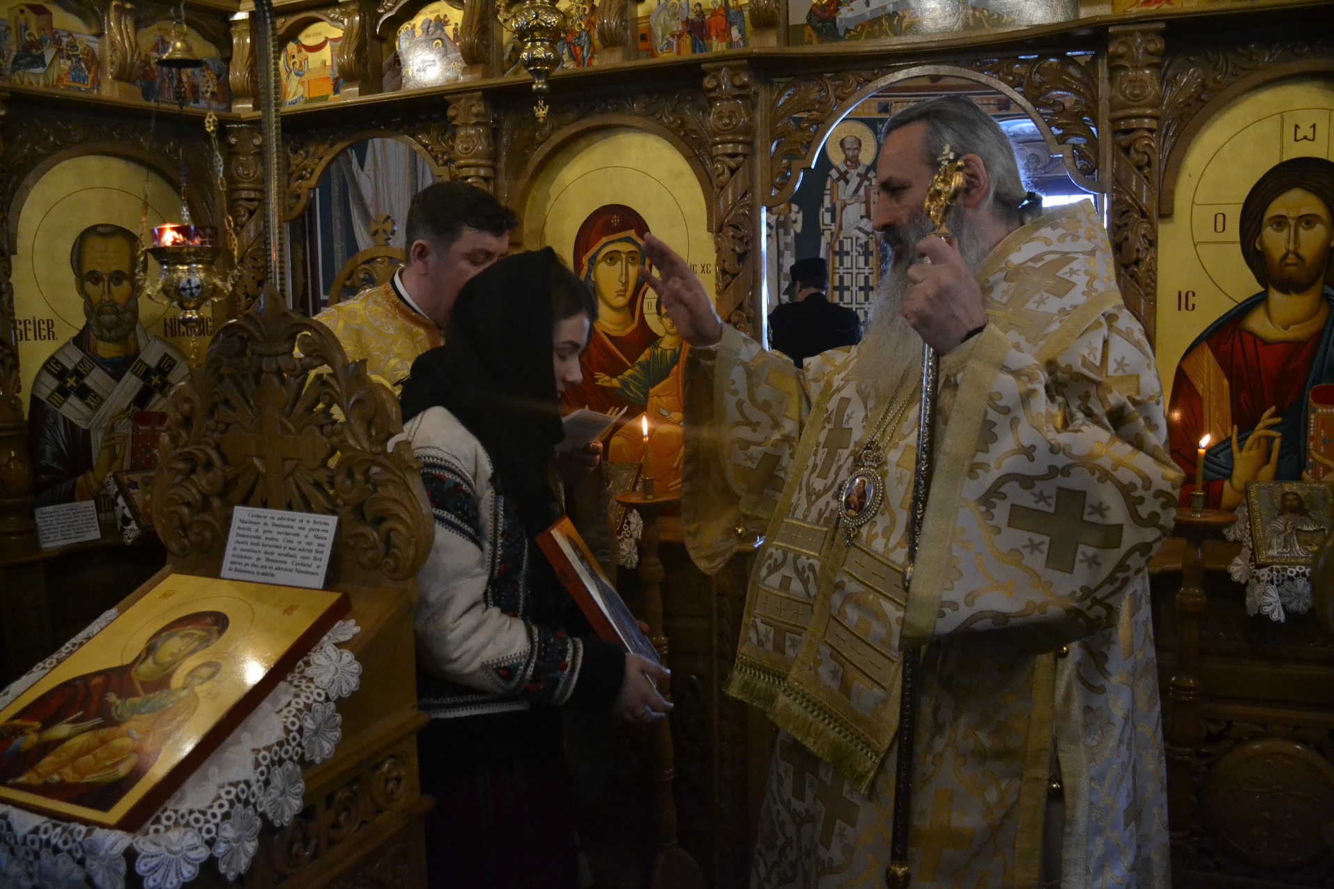 Mitropolitul Moldovei și Bucovinei, la Poiana-Vorona: „Să nu-i judecăm pe cei care au căzut în păcate grele” Mitropolitul Moldovei și Bucovinei, la Poiana-Vorona: „Să nu-i judecăm pe cei care au căzut în păcate grele”