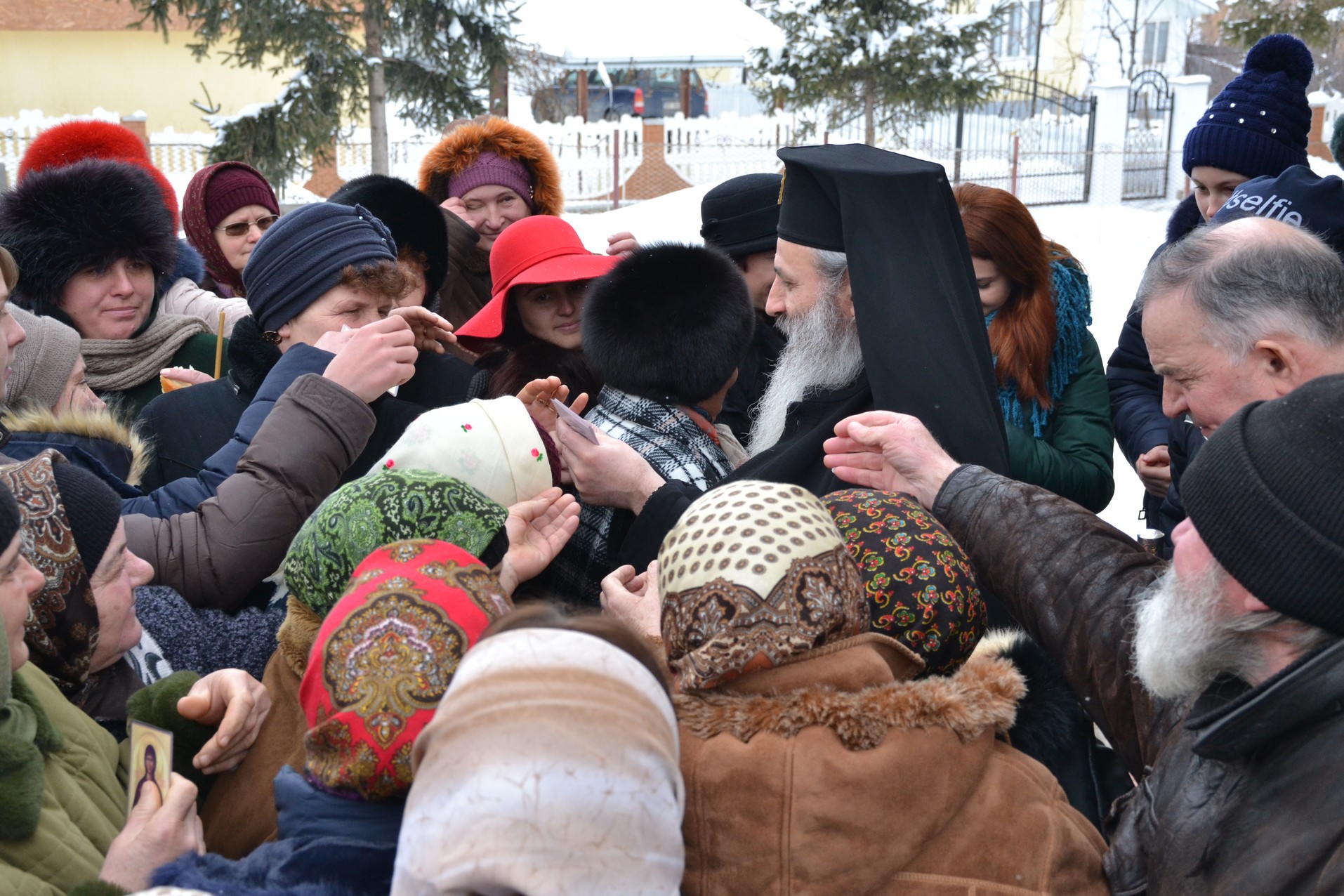 Mitropolitul Moldovei și Bucovinei, la Poiana-Vorona: „Să nu-i judecăm pe cei care au căzut în păcate grele” Mitropolitul Moldovei și Bucovinei, la Poiana-Vorona: „Să nu-i judecăm pe cei care au căzut în păcate grele”