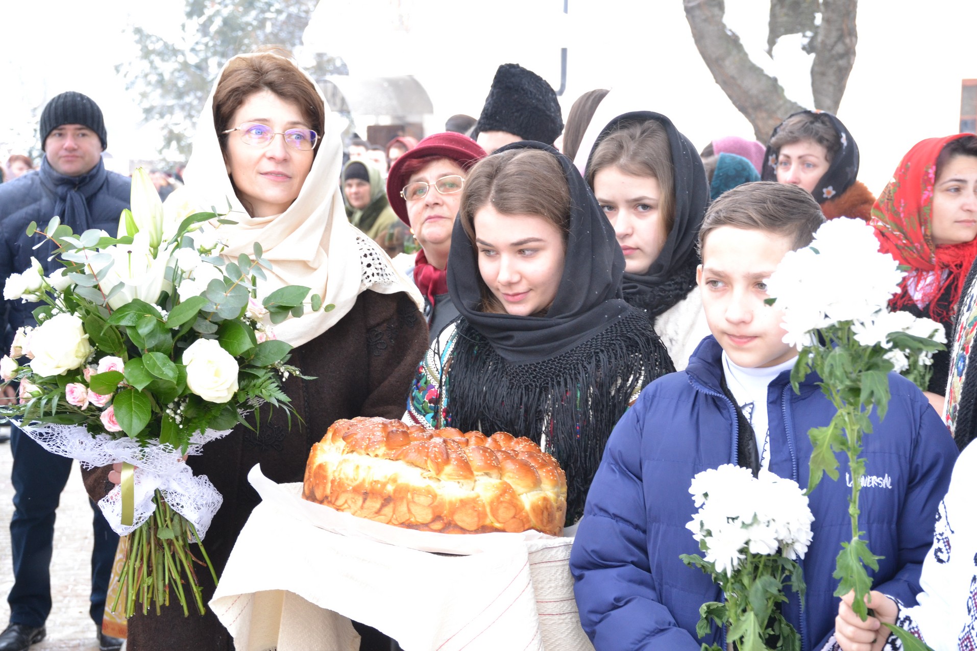 Mitropolitul Moldovei și Bucovinei, la Poiana-Vorona: „Să nu-i judecăm pe cei care au căzut în păcate grele” Mitropolitul Moldovei și Bucovinei, la Poiana-Vorona: „Să nu-i judecăm pe cei care au căzut în păcate grele”