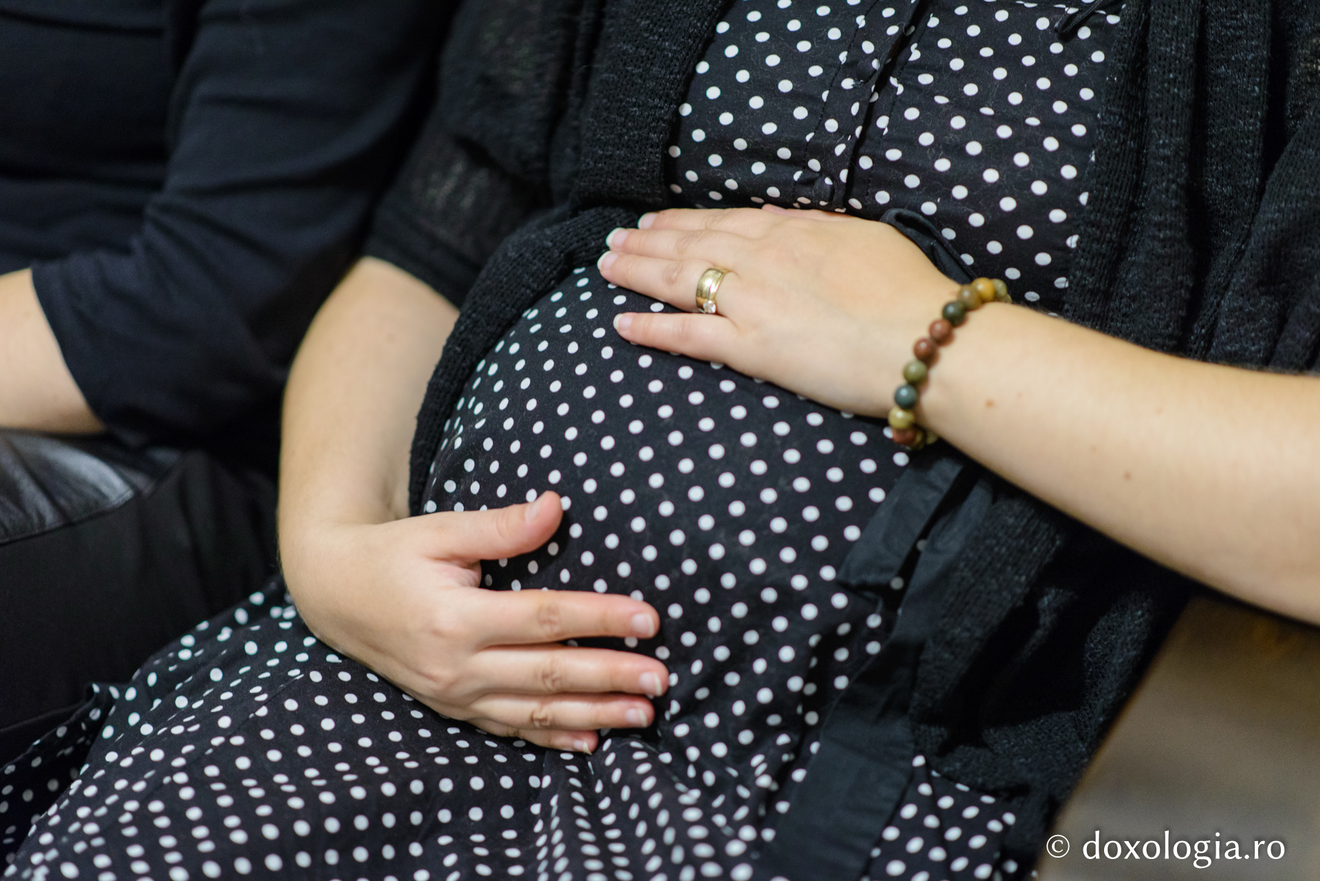 Iubire de mamă / Foto: Oana Nechifor femeie însărcinată