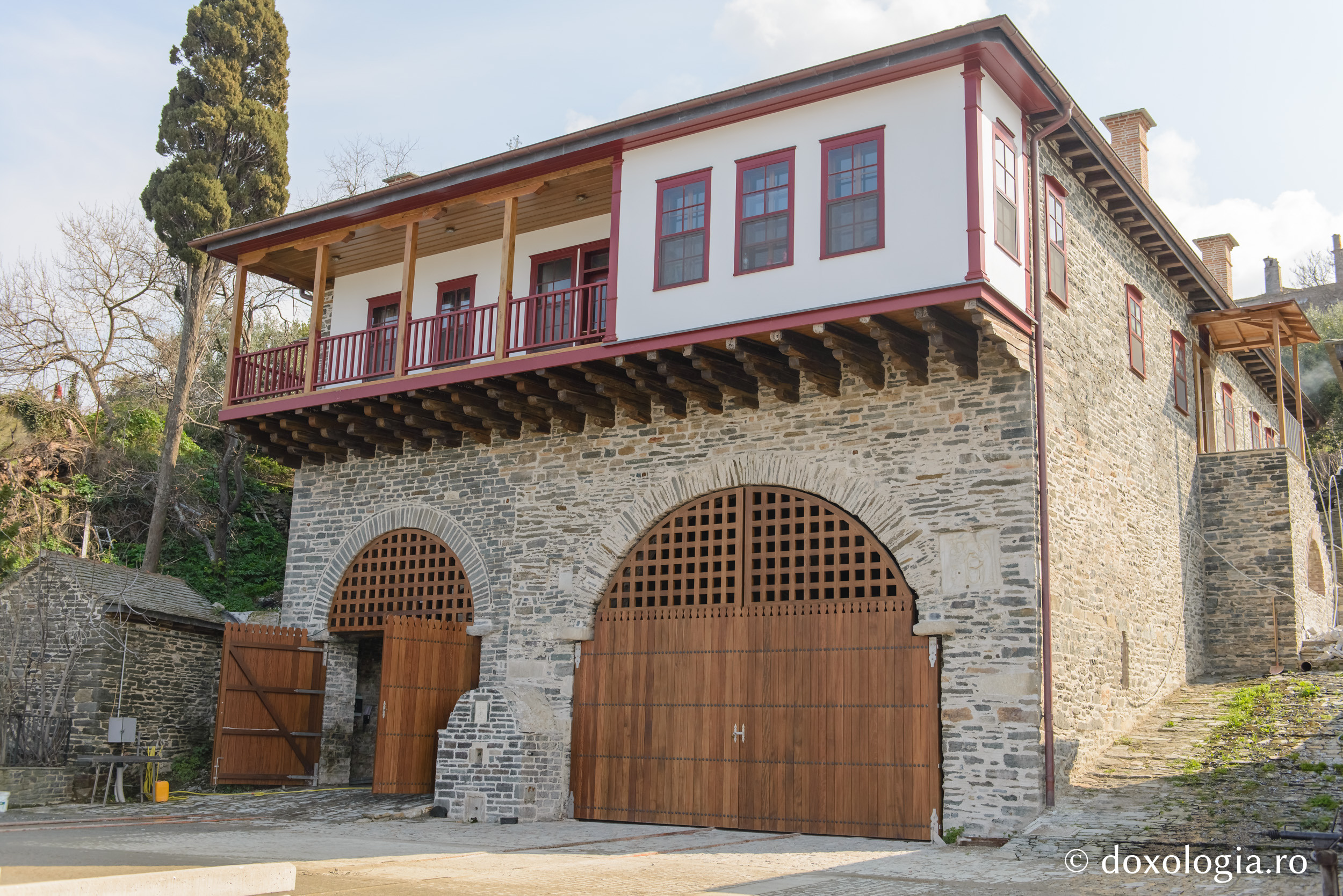 Arsanaua mănăstirii Vatoped / Foto: Pr. Silviu Cluci Arsanaua mănăstirii Vatoped