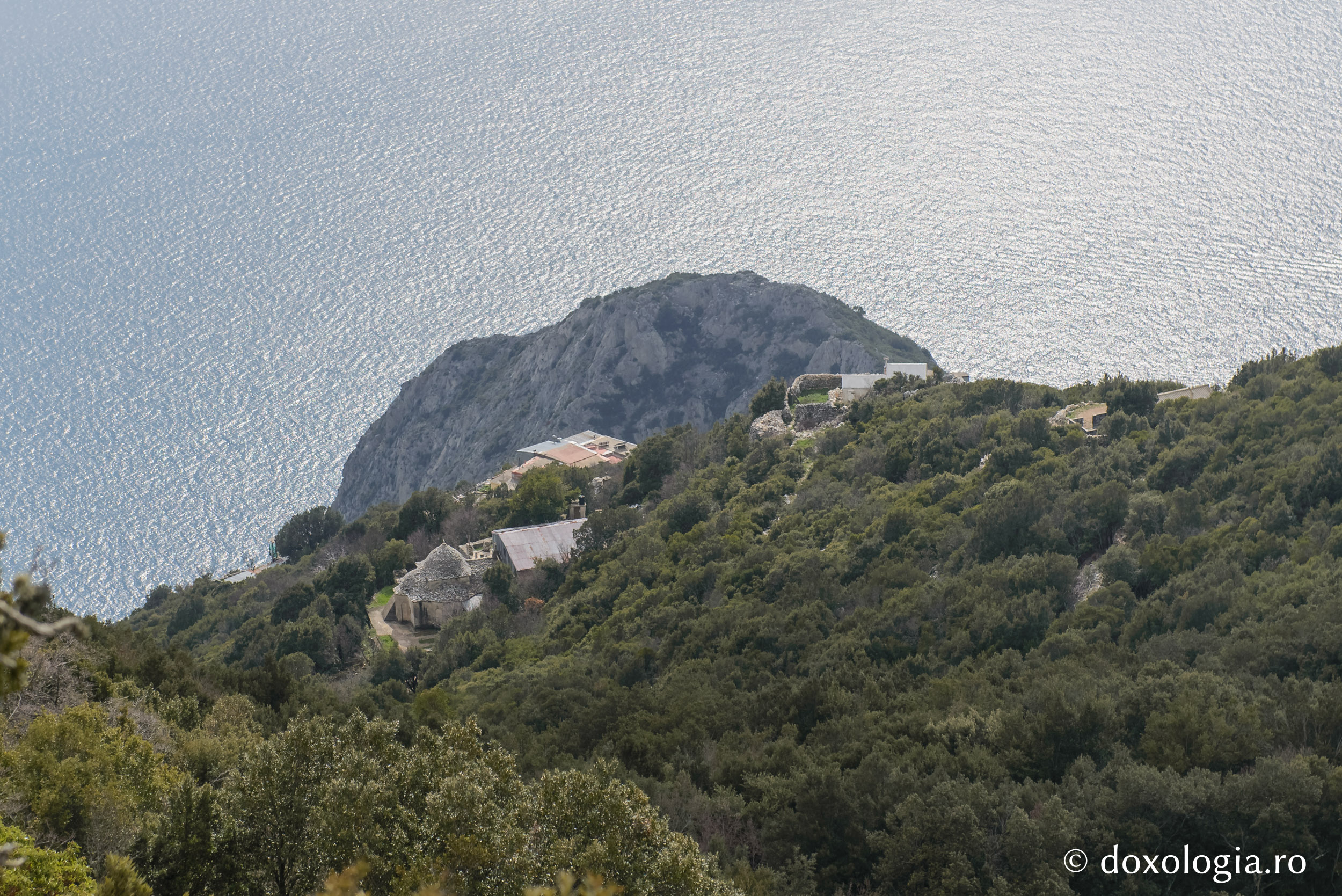 Sihăstria Sfântul Vasile – Athos / Foto: Pr. Silviu Cluci Sihăstria Sfântul Vasile – Athos