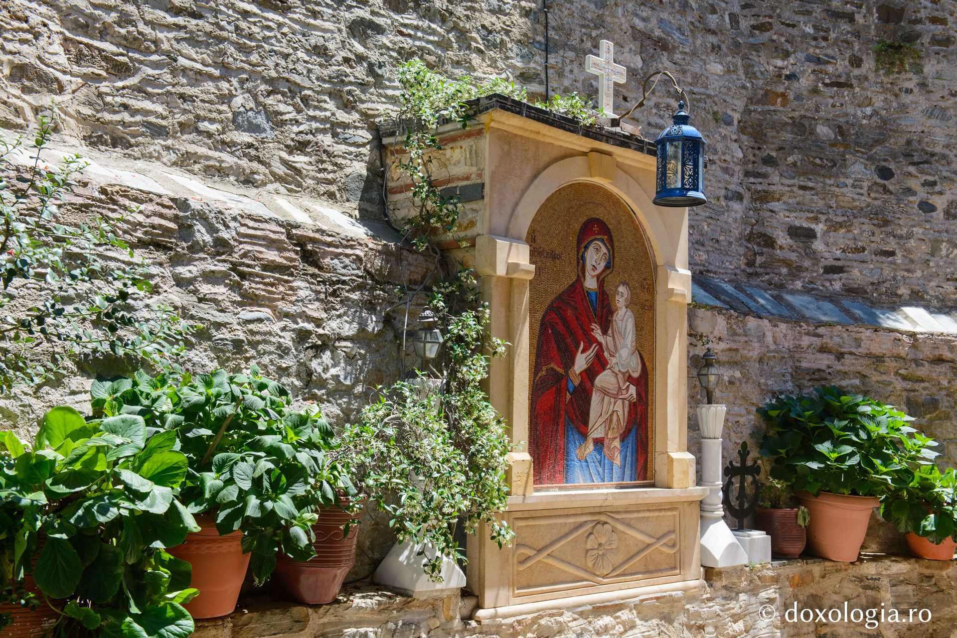 Lucrul de căpetenie pentru noi este să-I slujim lui Dumnezeu / Foto: Pr. Silviu Cluci icoana Maicii Domnului