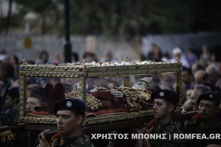 Moaștele Sfintei Împărătese Elena aduse pentru prima dată din Italia în Atena (galerie FOTO) Moaștele Sfintei Împărătese Elena aduse pentru prima dată din Italia în Atena (galerie FOTO)