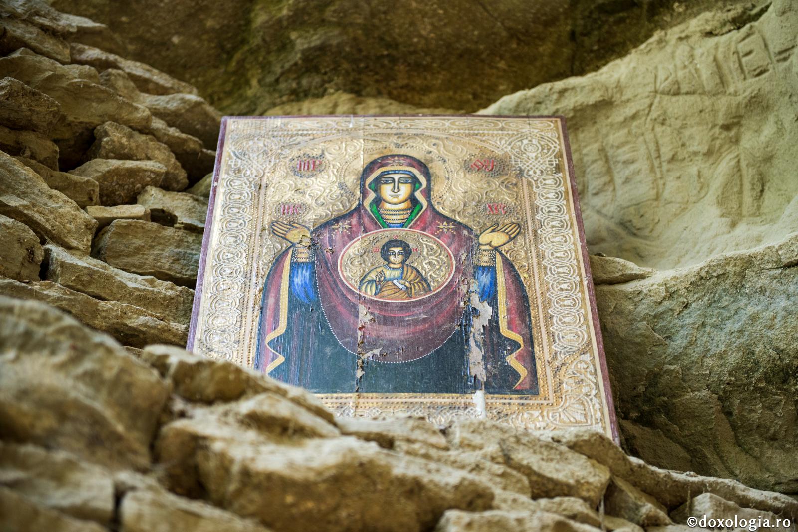 Noi să o cinstim pe Maica Domnului! / Foto: Oana Nechifor icoana Maicii Domnului