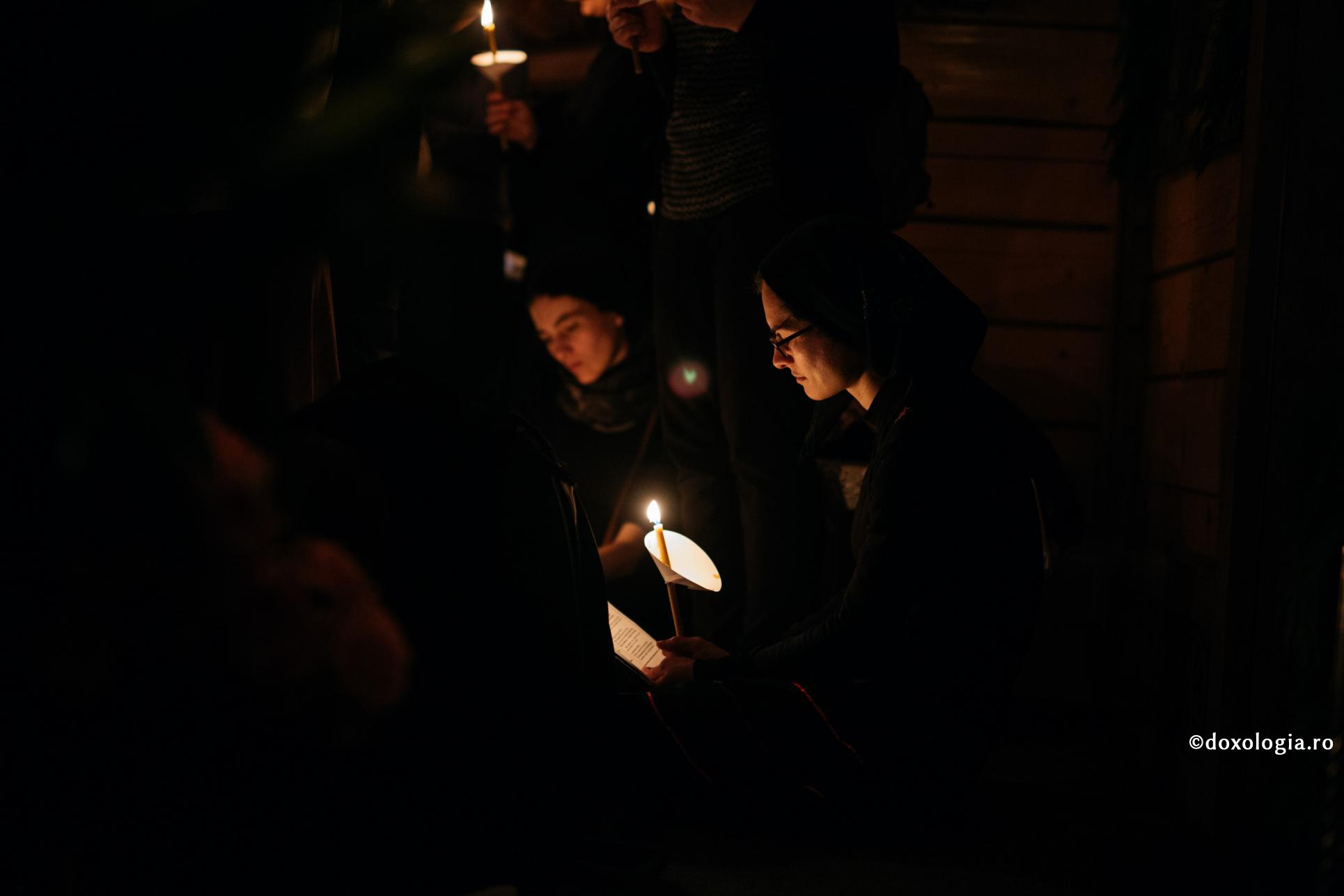 (Video) Prohodul Maicii Domnului - expresia evlaviei și a iubirii credincioșilor față de Fecioara Maria (Video) Prohodul Maicii Domnului - expresia evlaviei și a iubirii credincioșilor față de Fecioara Maria