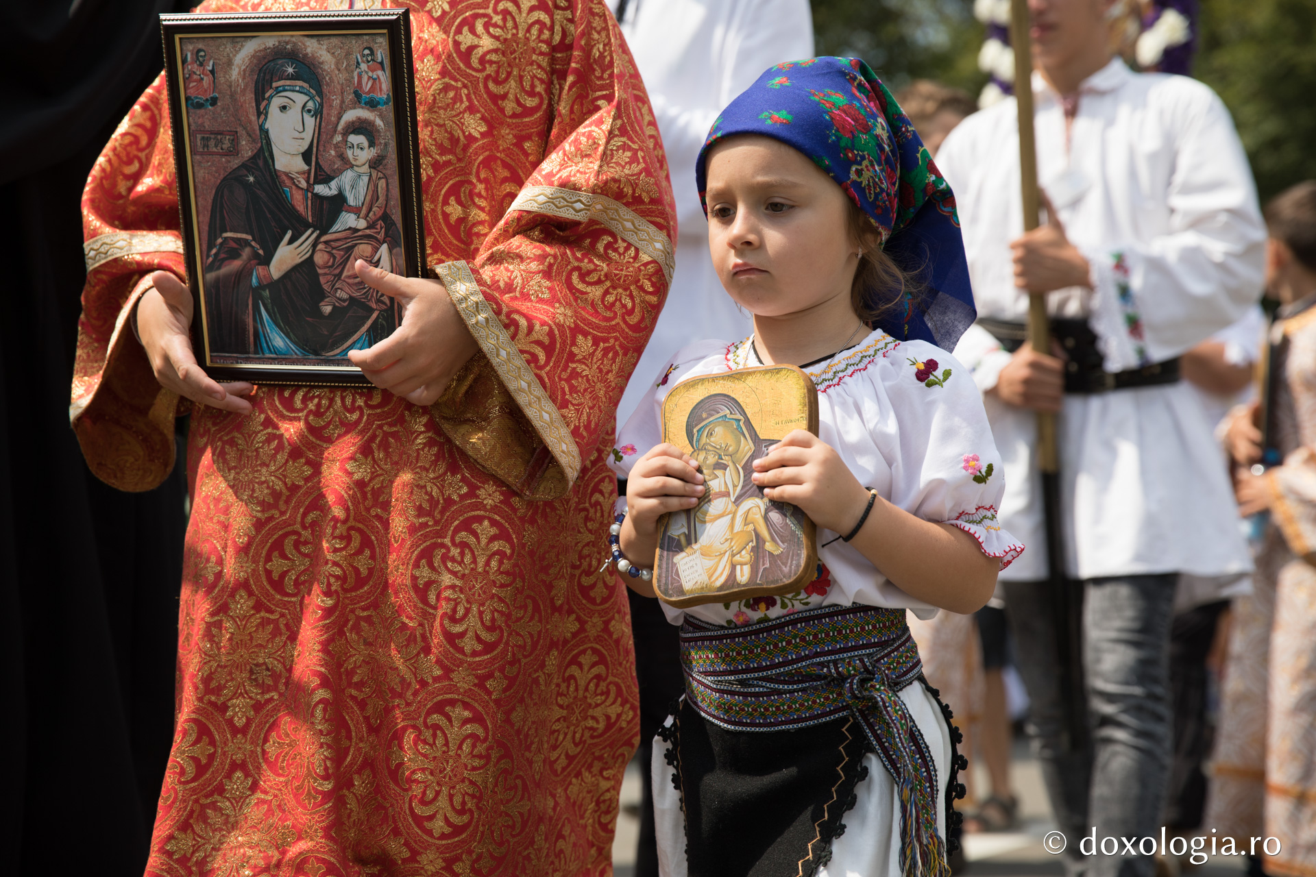 Foto: Oana Nechifor (Foto) Lăsaţi copiii să vină la Mine!